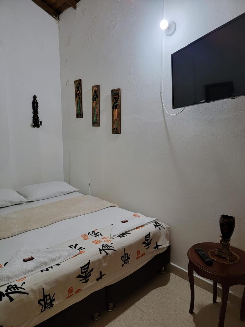 Family Room with Private Bathroom photo 3