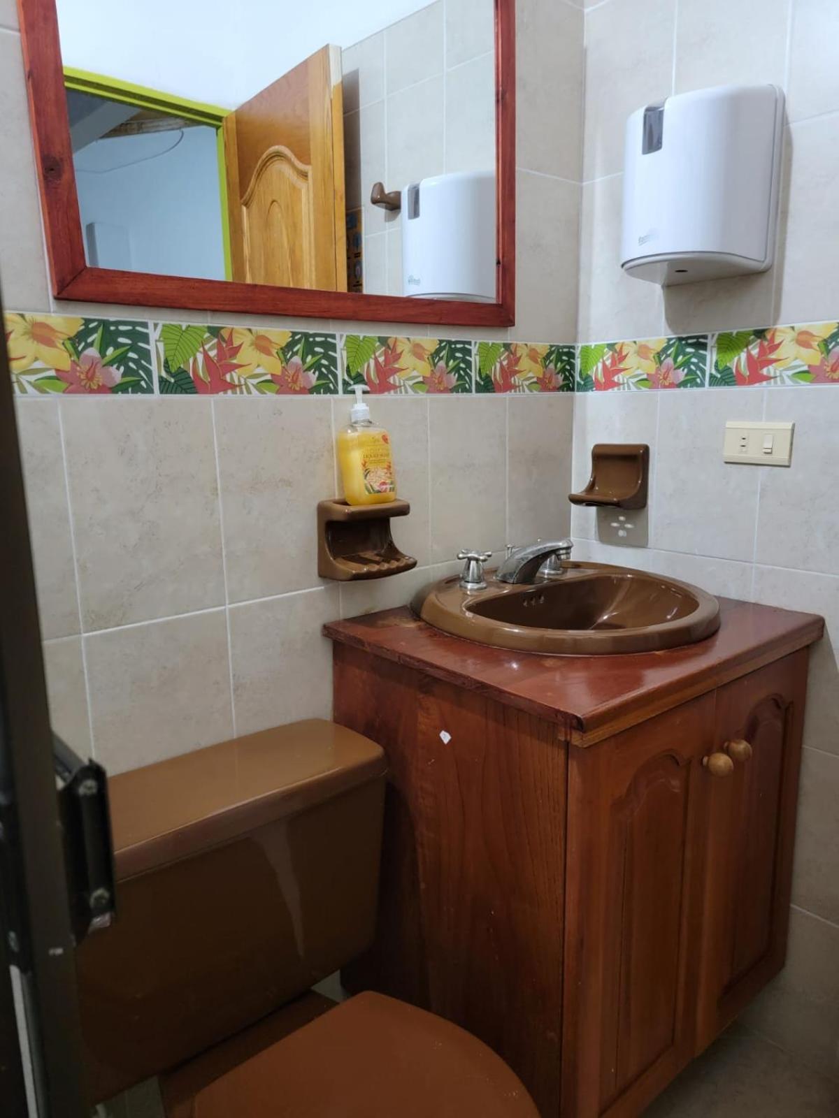Family Room with Private Bathroom photo 2