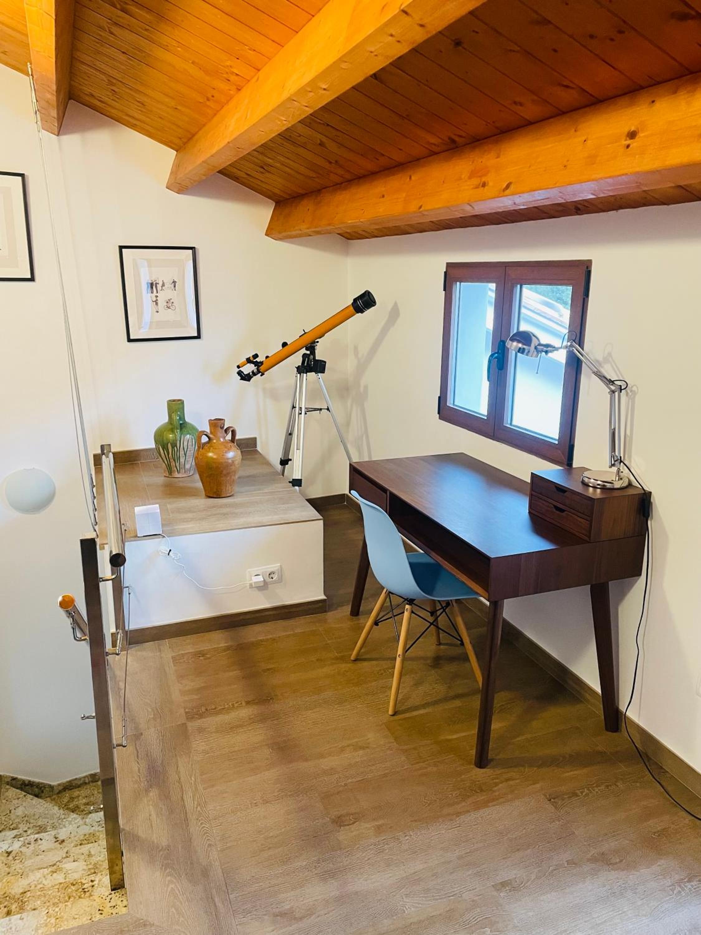 Three-Bedroom House photo 3