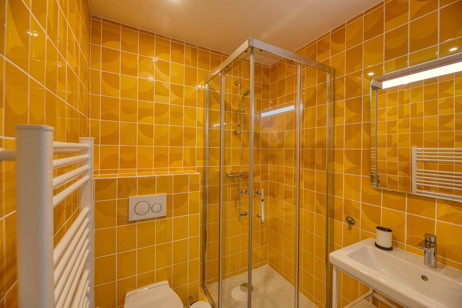 Deluxe Double Room - Photo 19