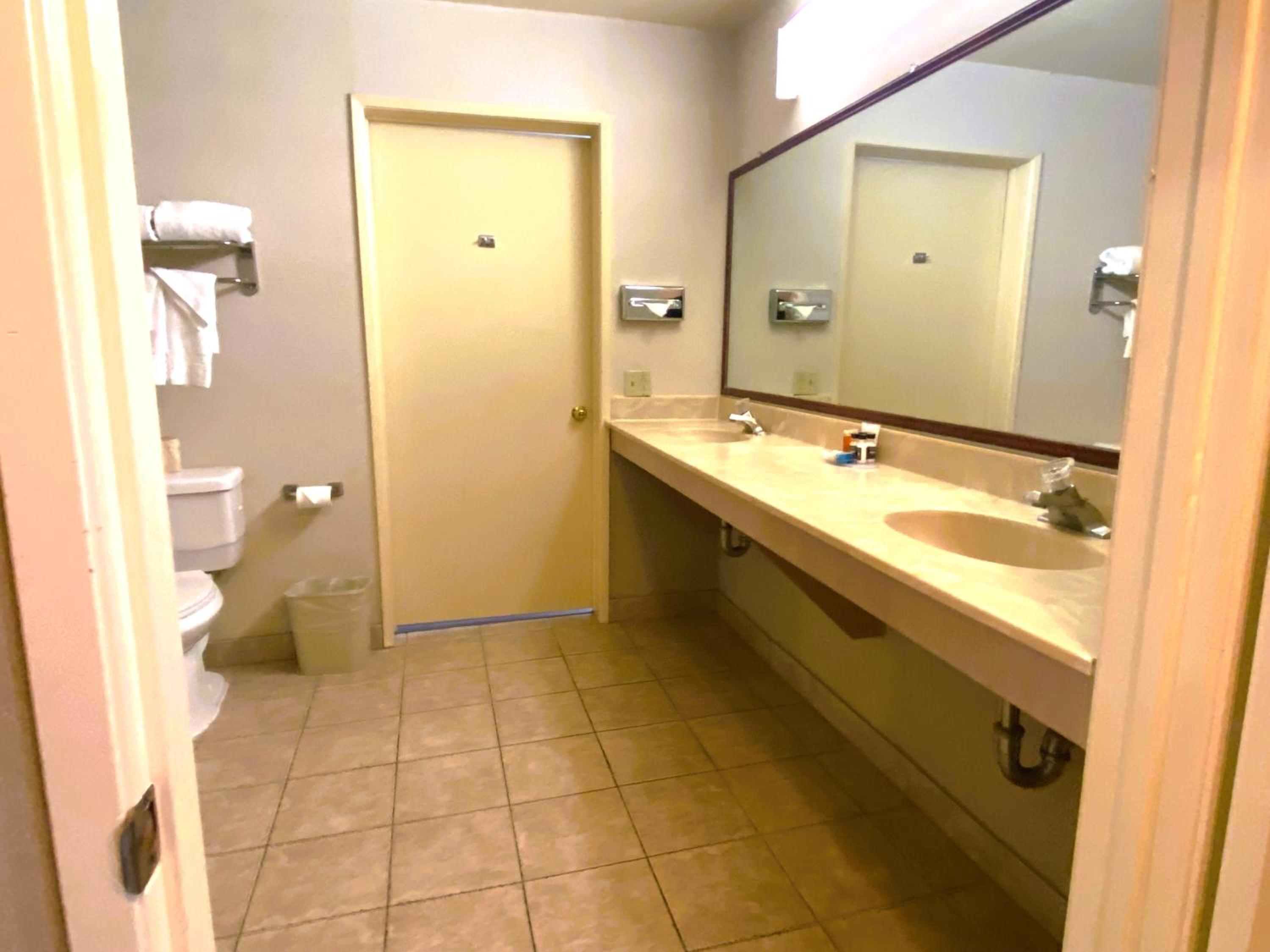 One-Bedroom King Junior Suite - Non-Smoking