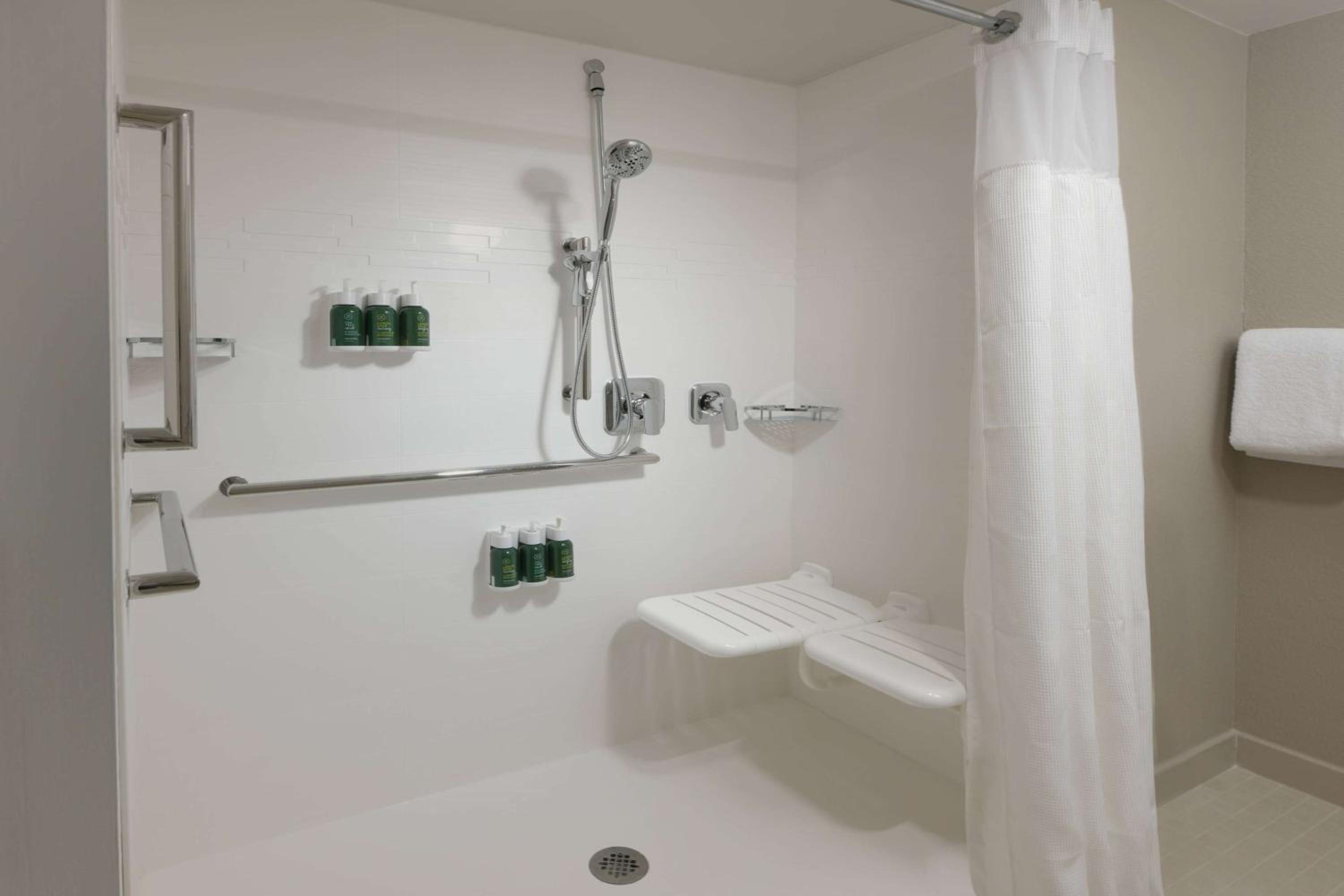 One-Bedroom Queen Suite - Hearing Accessible