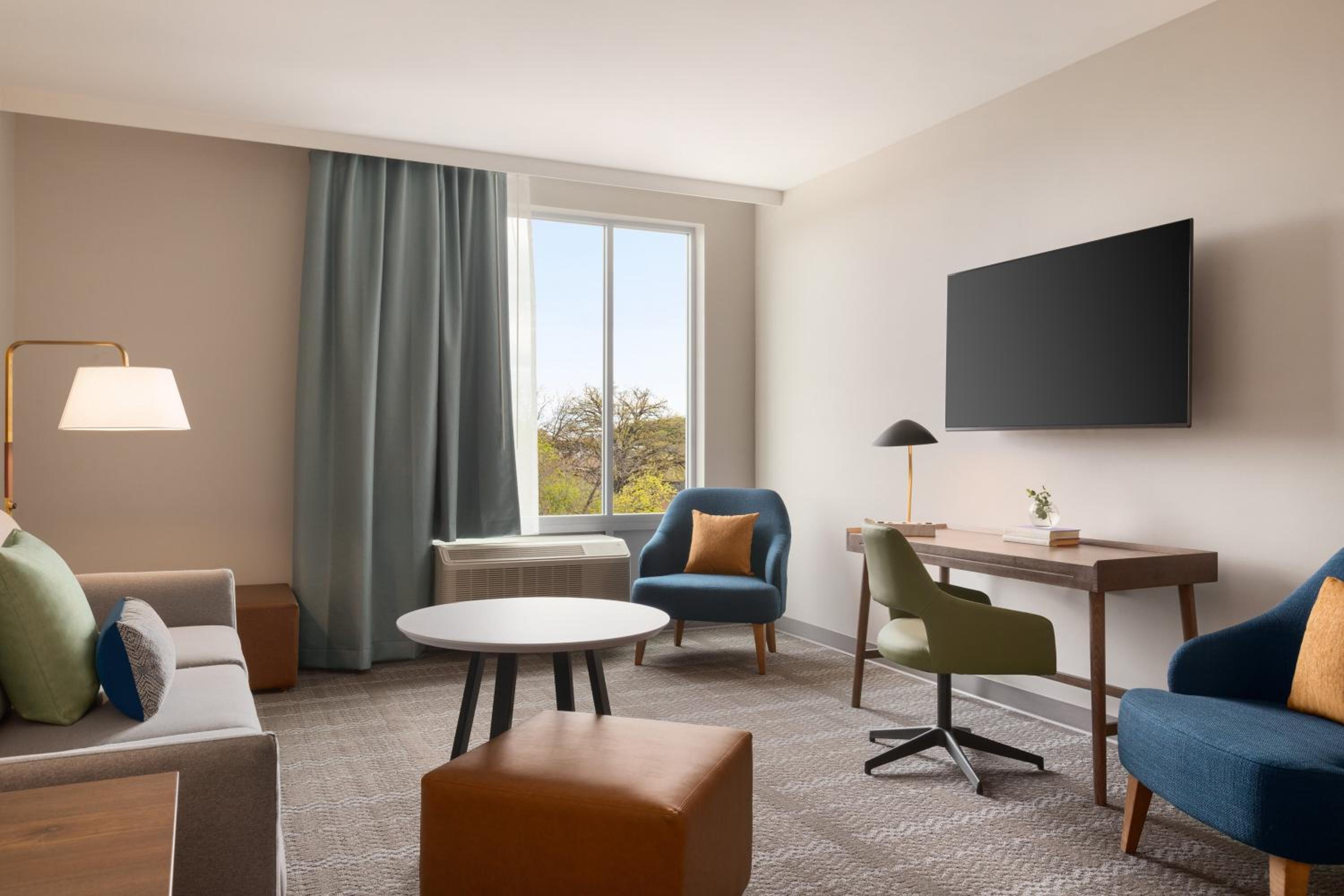 Two-Bedroom Suite - Photo 2