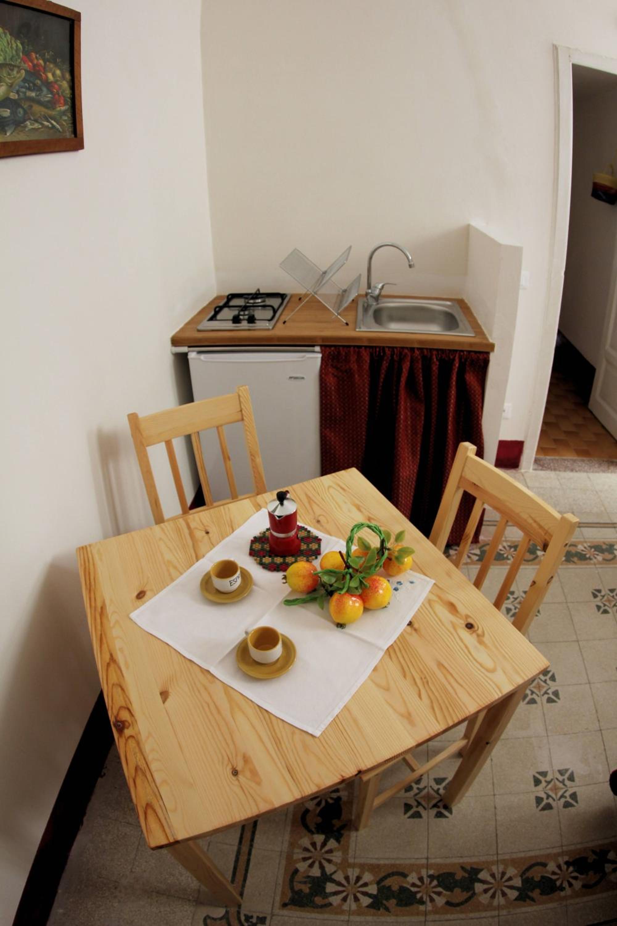 One-Bedroom Apartment - Photo 8