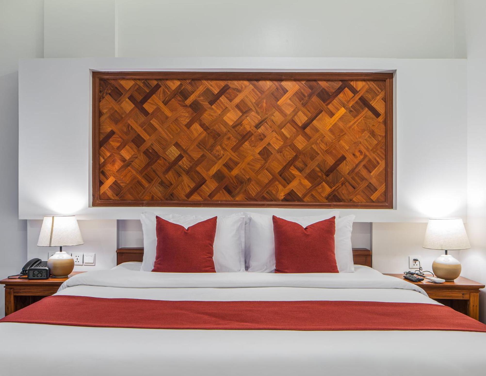 Deluxe Double Room with Balcony - Photo 1
