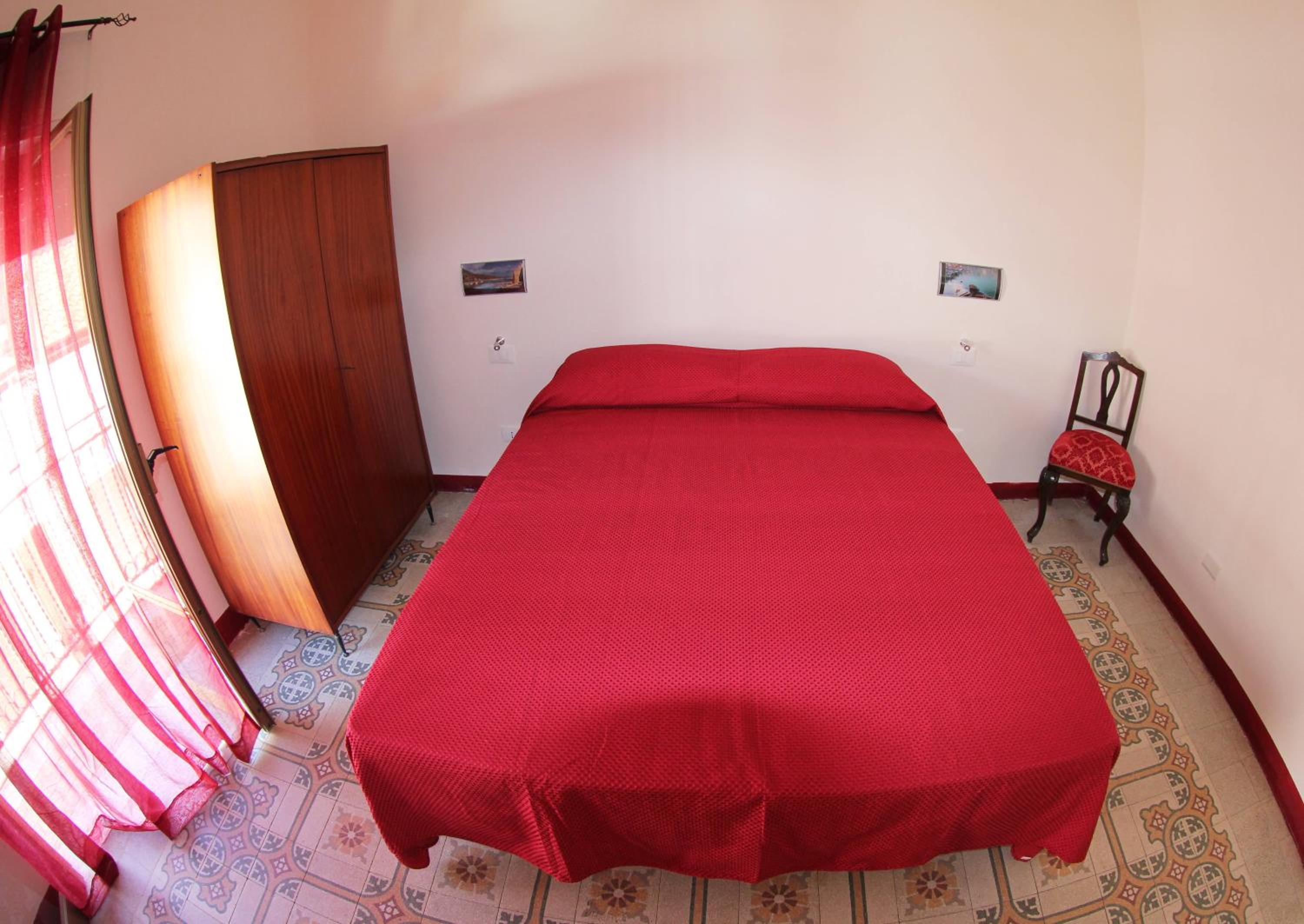 One-Bedroom Apartment - Photo 11