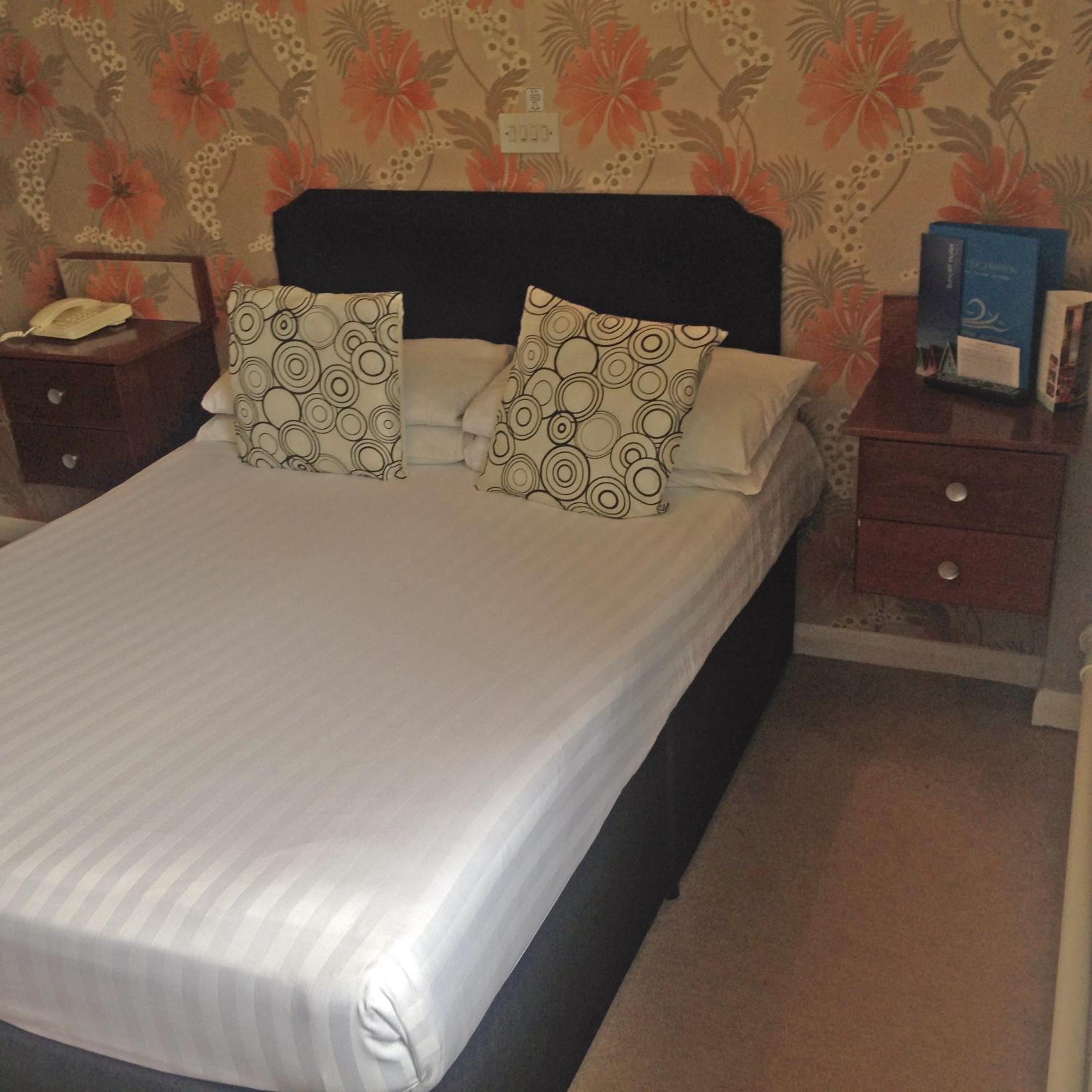 Compact Double Room - Photo 3