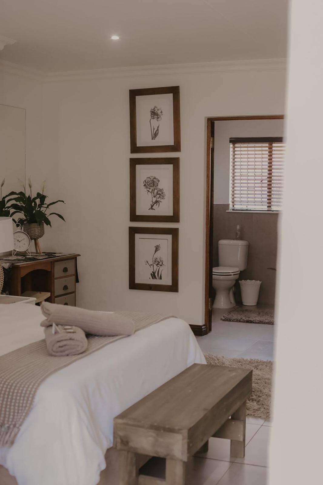 Deluxe Room - Photo 11
