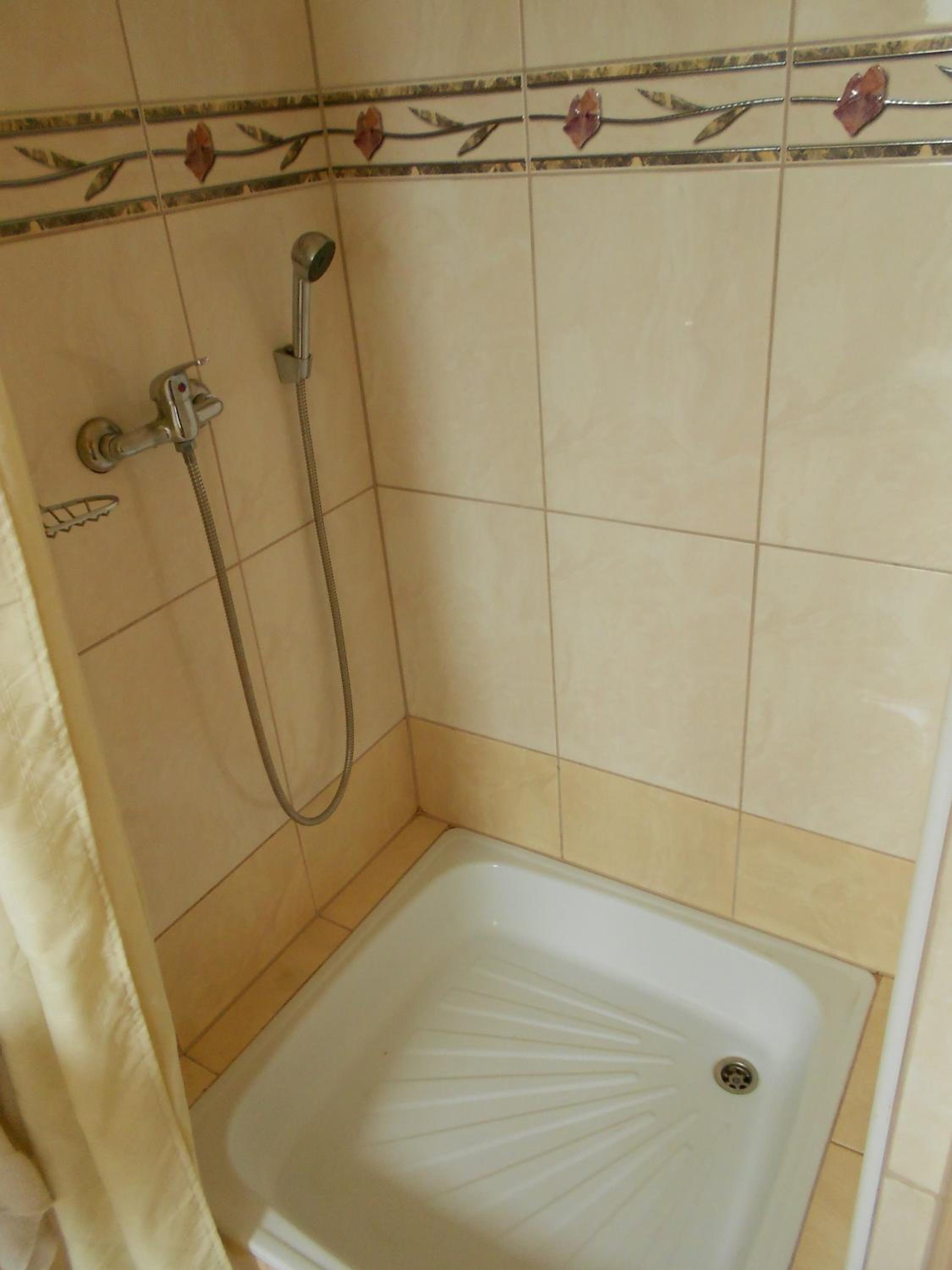 Standard Single Room with Shower photo 2