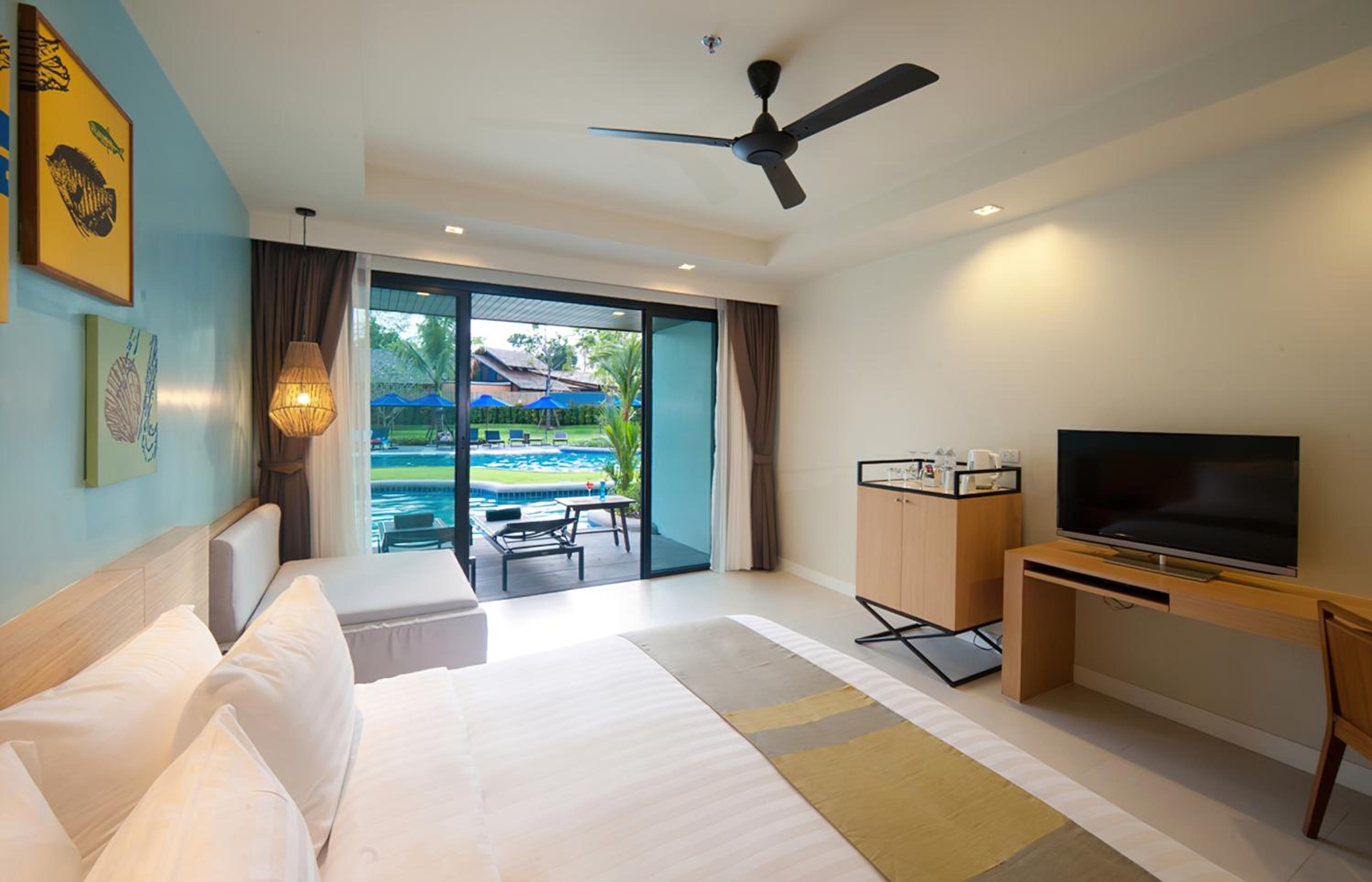 Family Pool Access Room photo 2