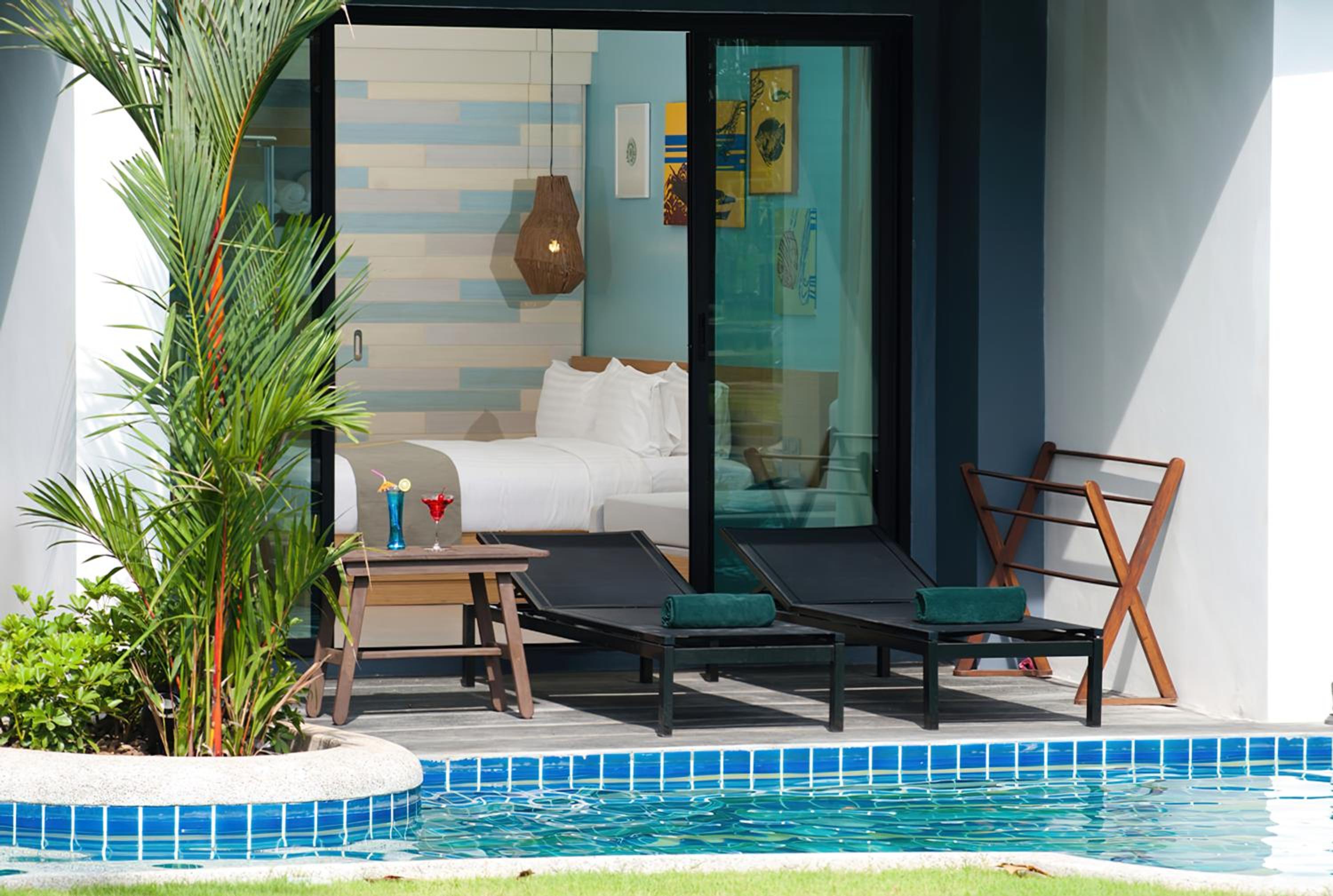 Family Pool Access Room photo 3