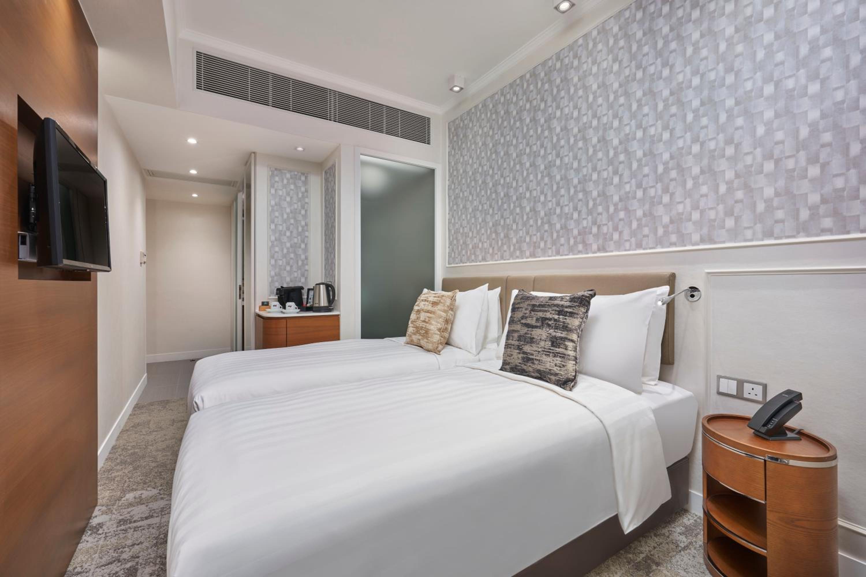 Deluxe Twin Room with City View