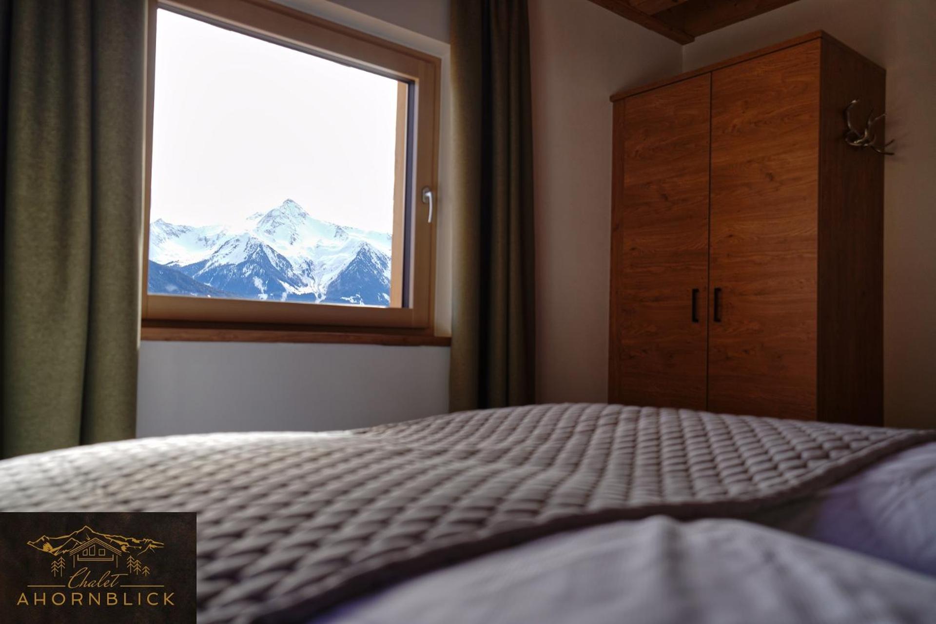 Apartment with Mountain View photo 3