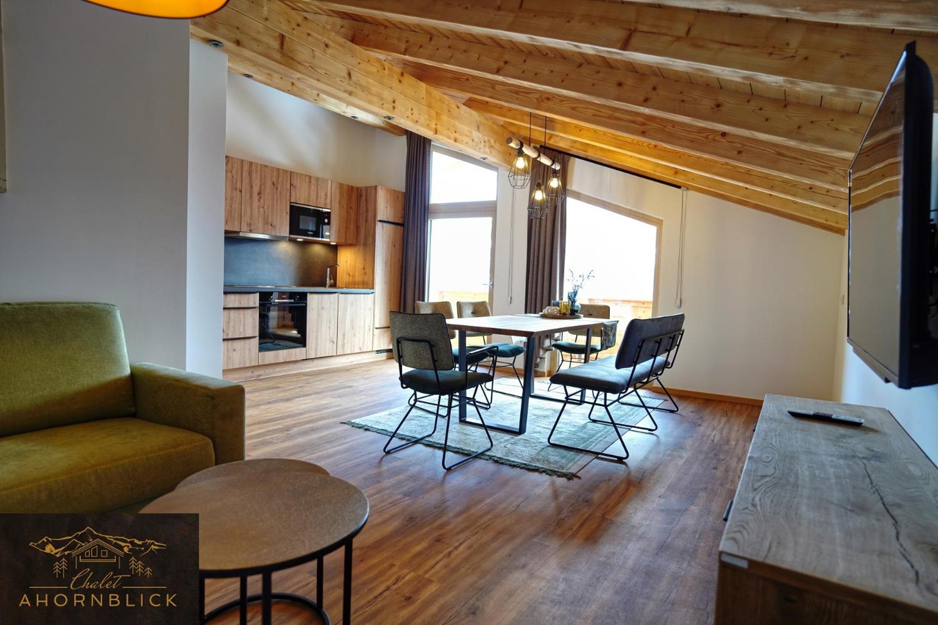 Apartment with Mountain View photo 3
