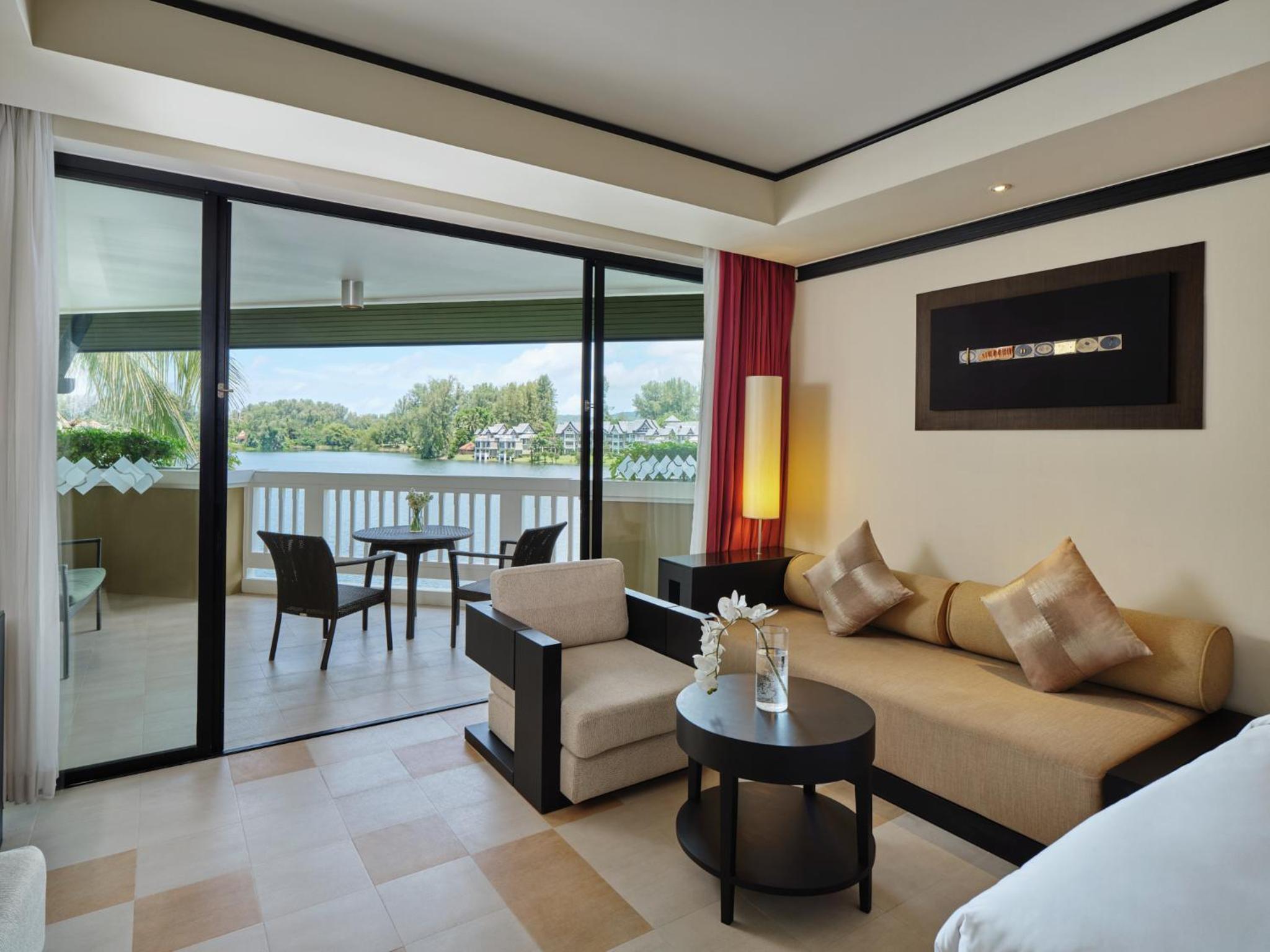 Laguna Grand Room - Photo 3