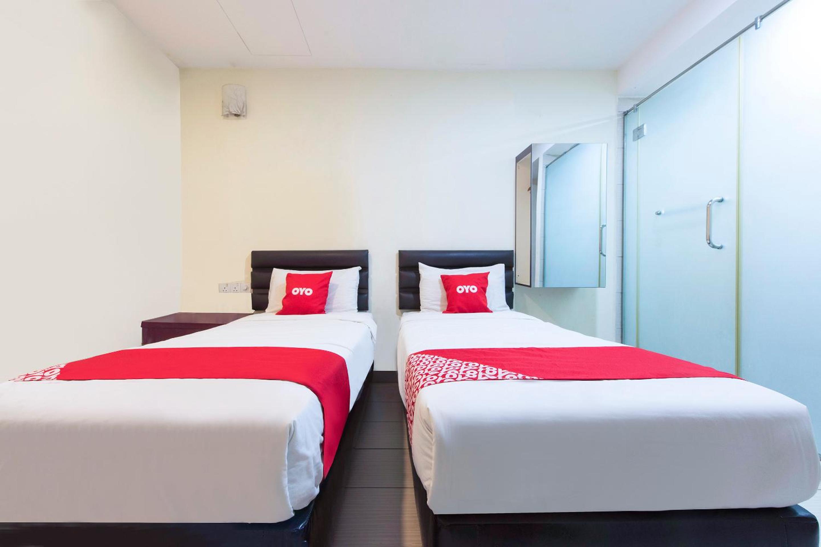 Deluxe Twin Room photo 3
