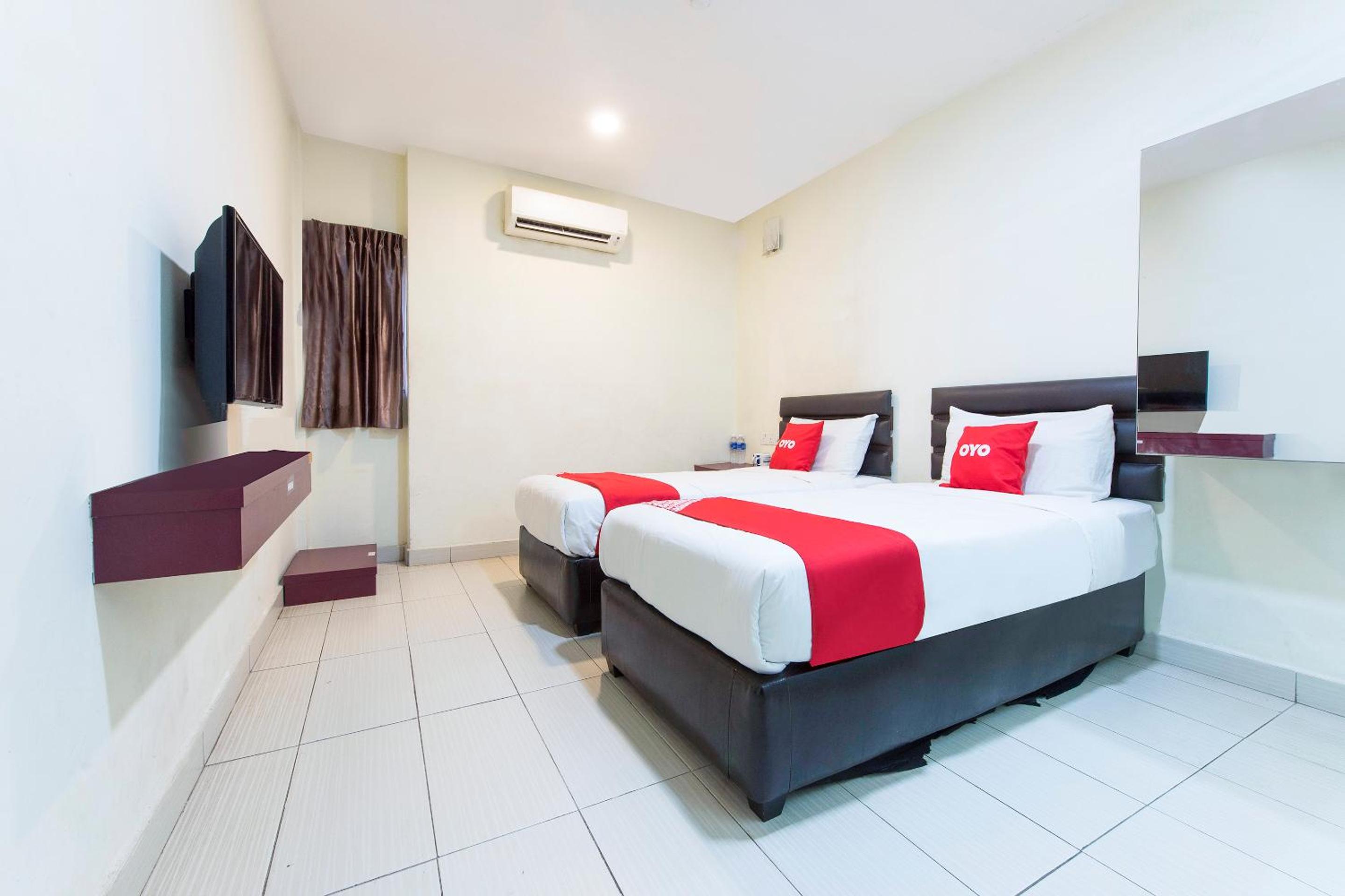 Deluxe Twin Room photo 2