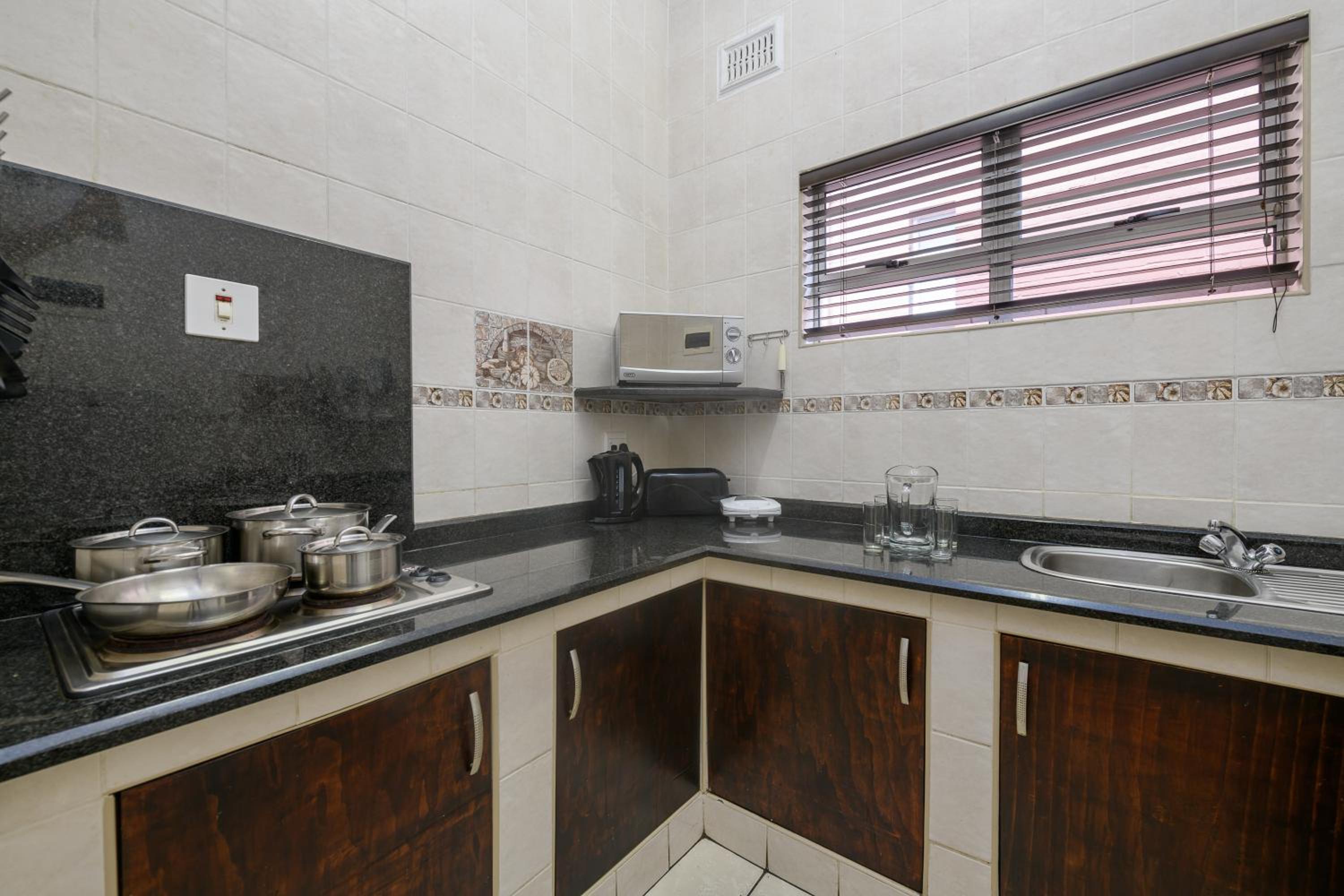 One-Bedroom Apartment - Photo 7