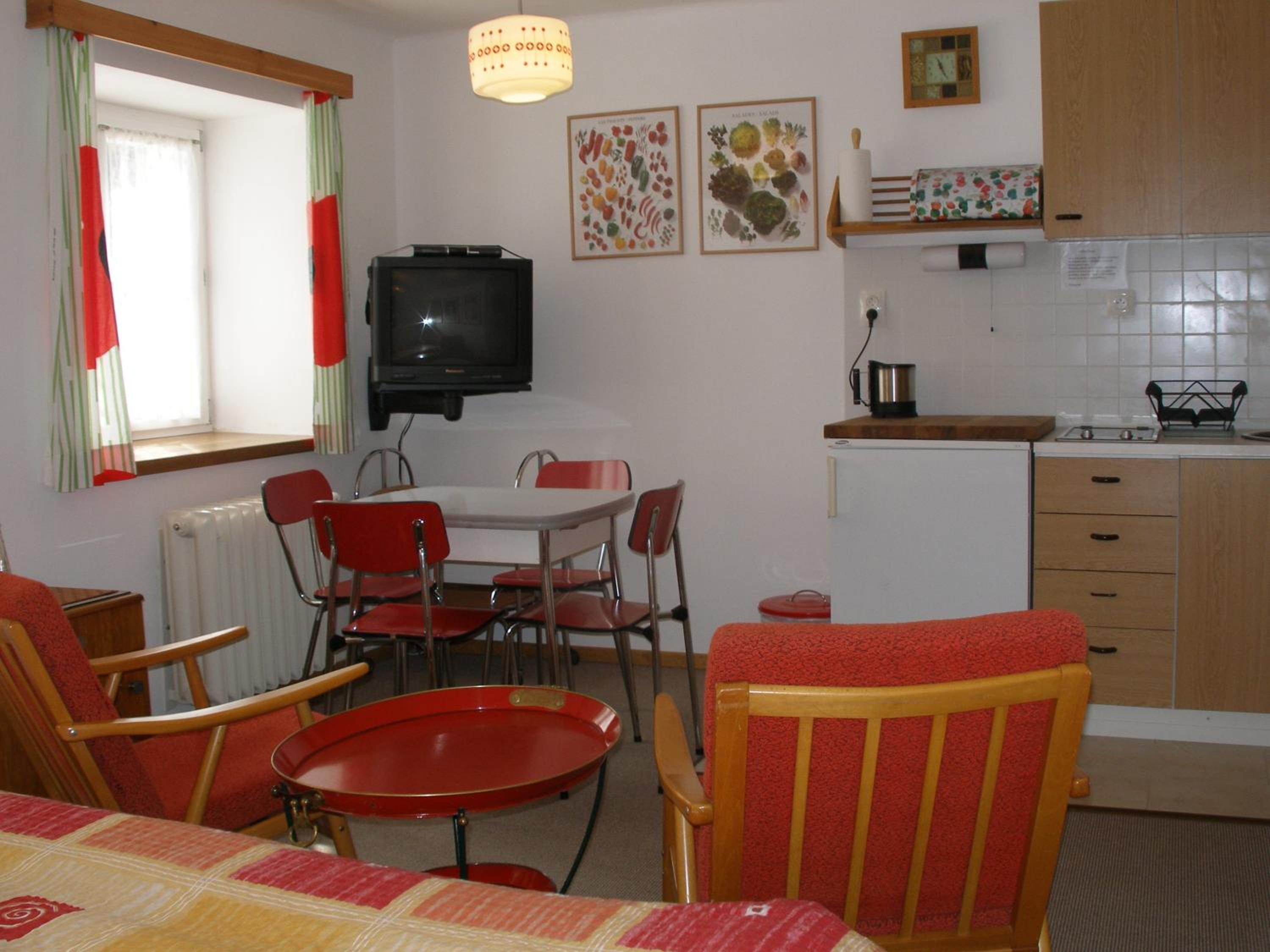 One-Bedroom Apartment photo 2