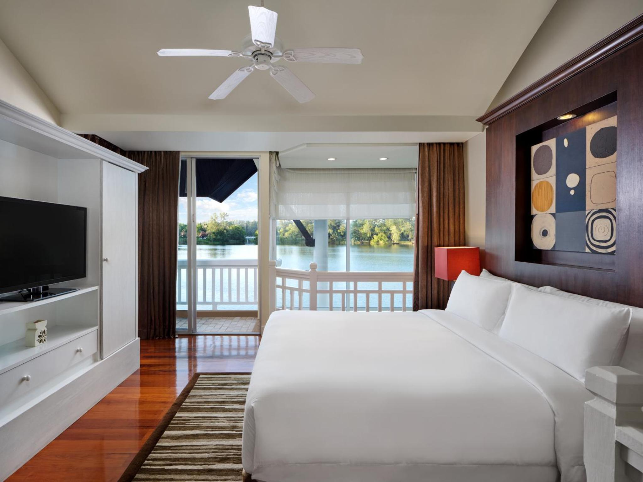 One-bedroom Loft Suite - Photo 2