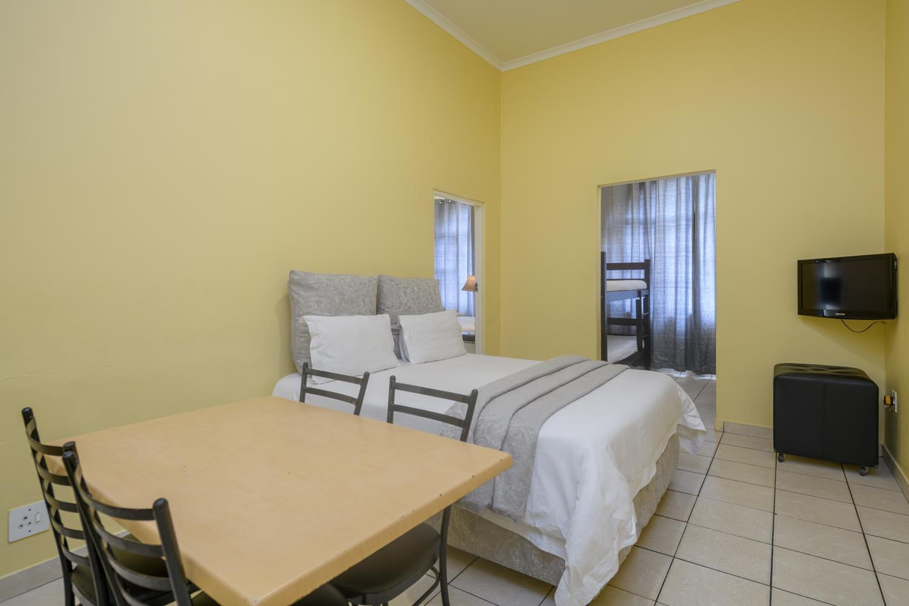 Family Apartment - Photo 5