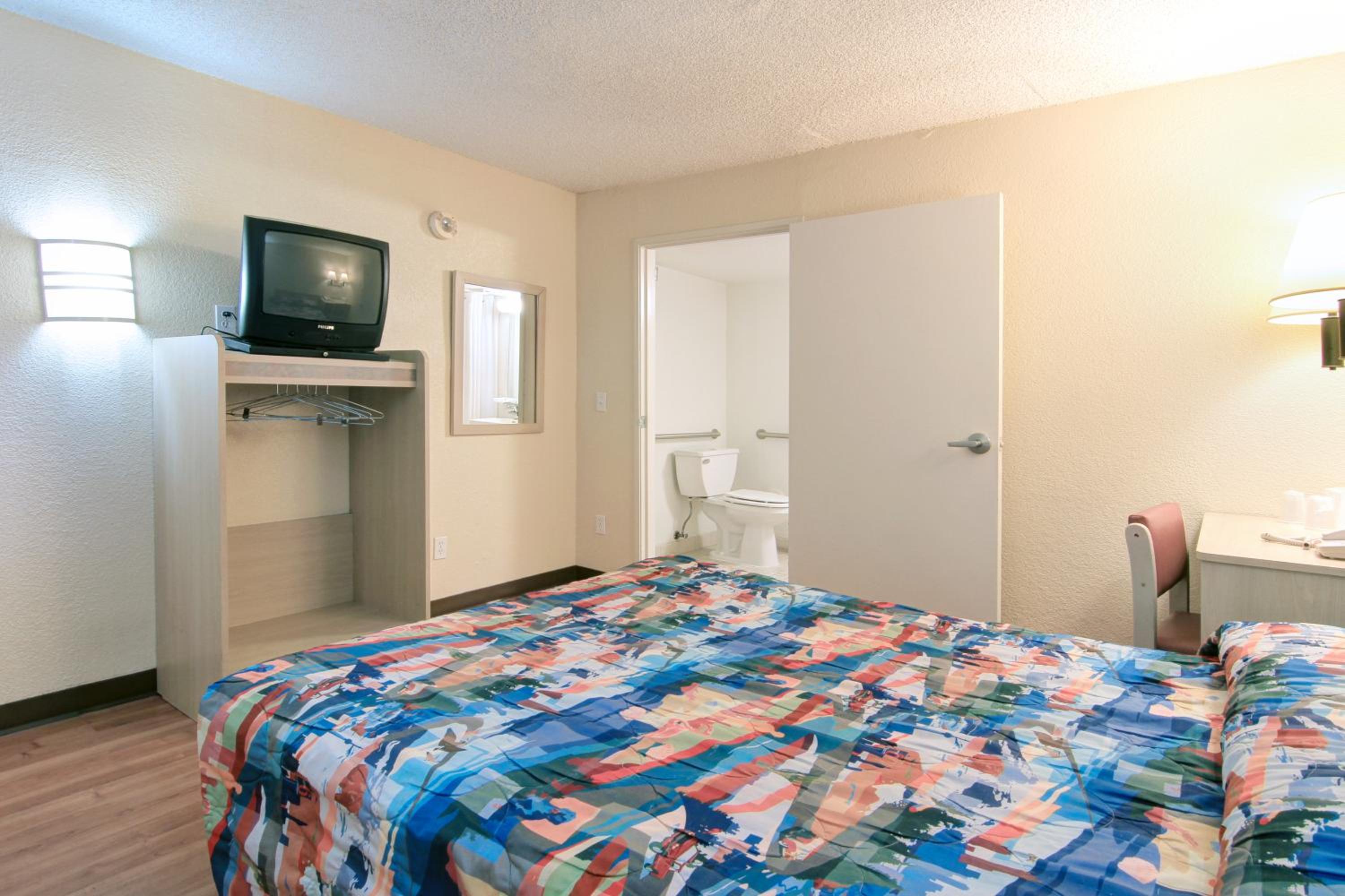 Deluxe Queen Room