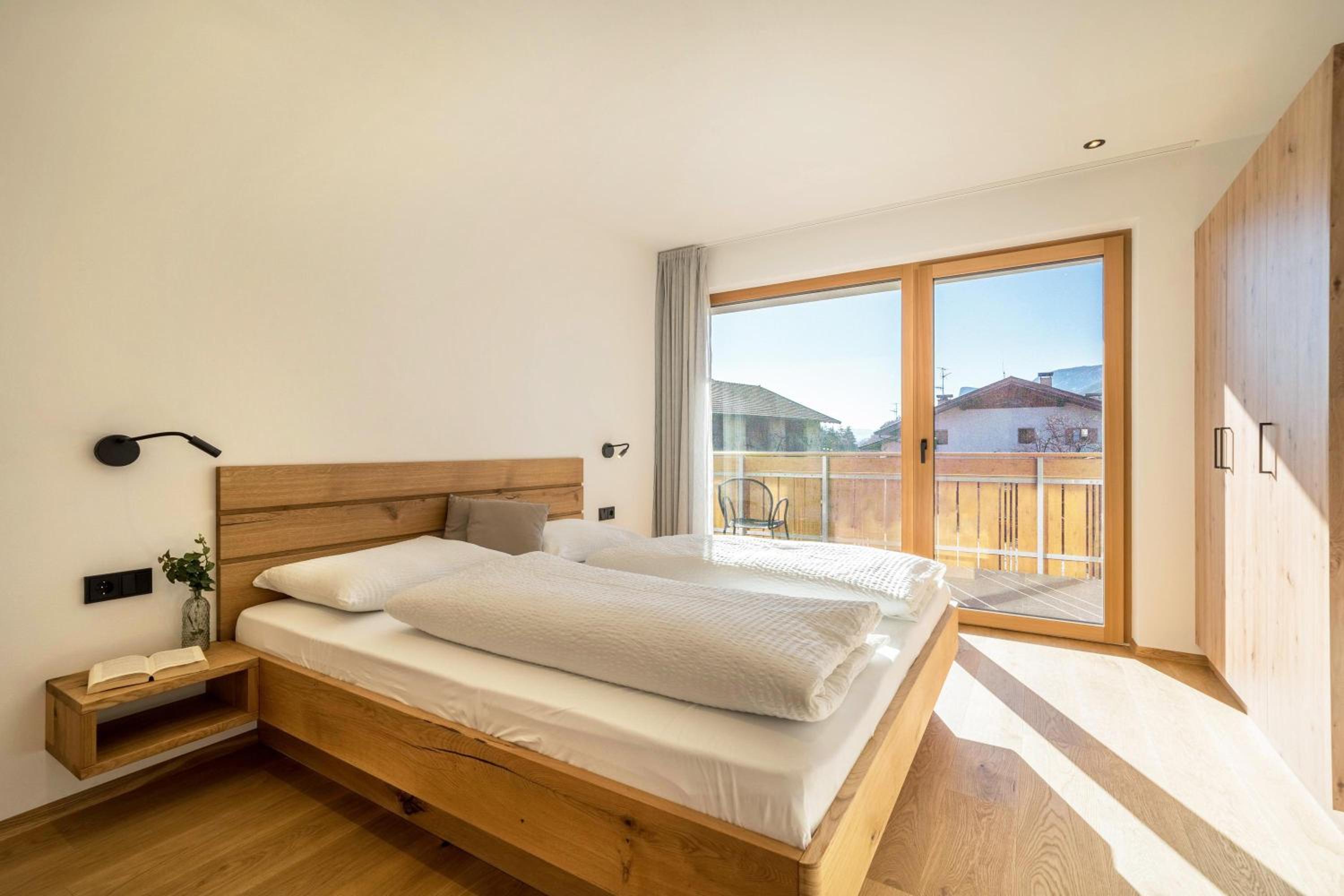 Superior One-Bedroom Apartment with Balcony