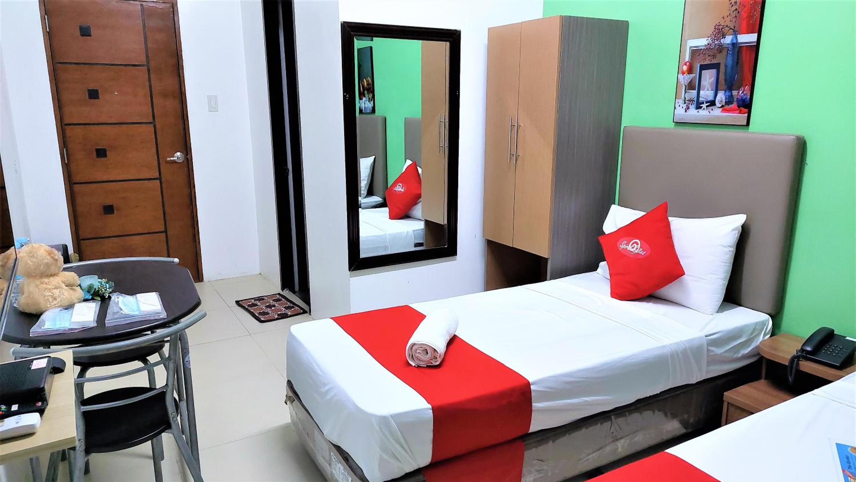 Standard Twin Room - Photo 3