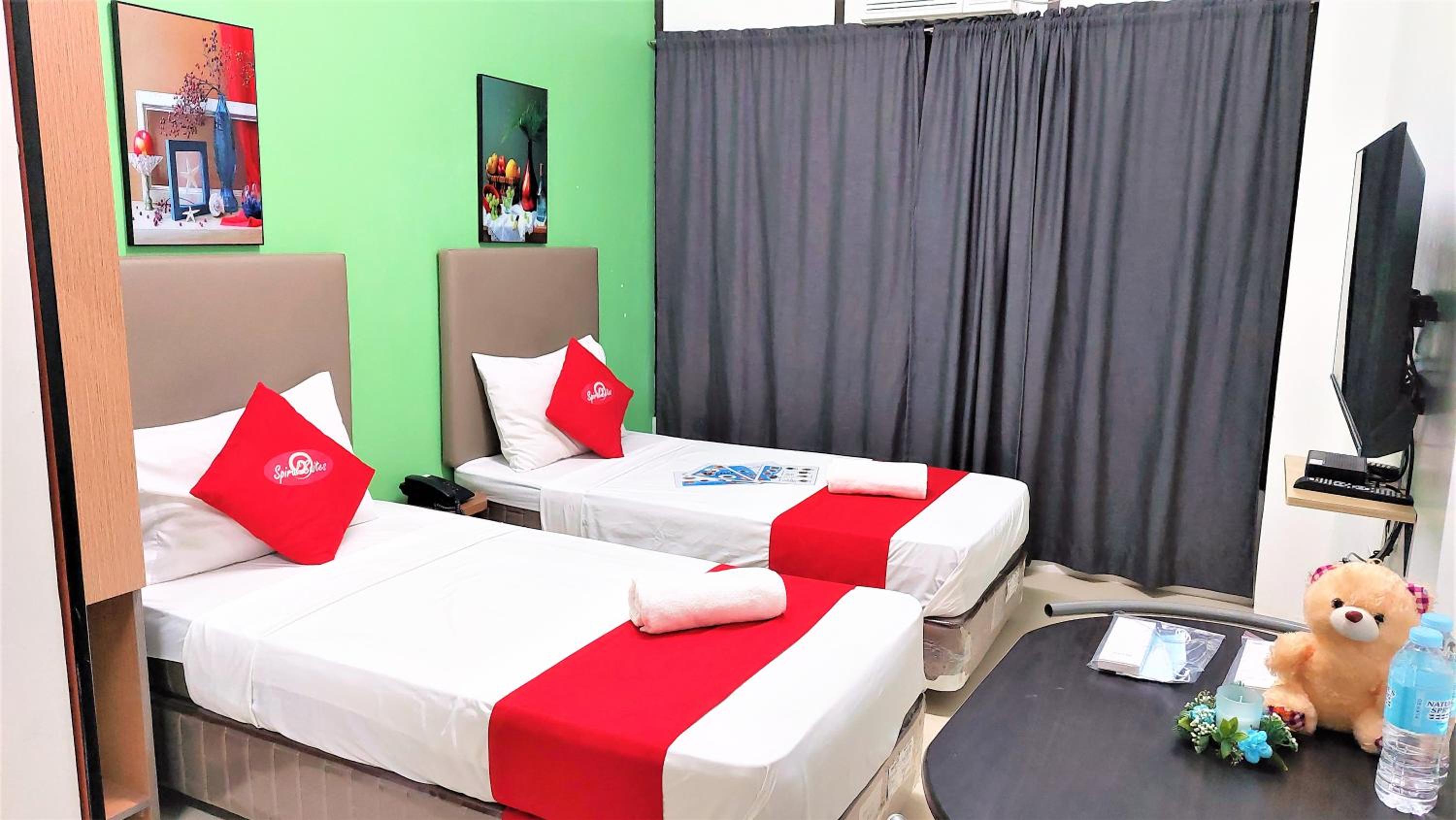Standard Twin Room - Photo 5