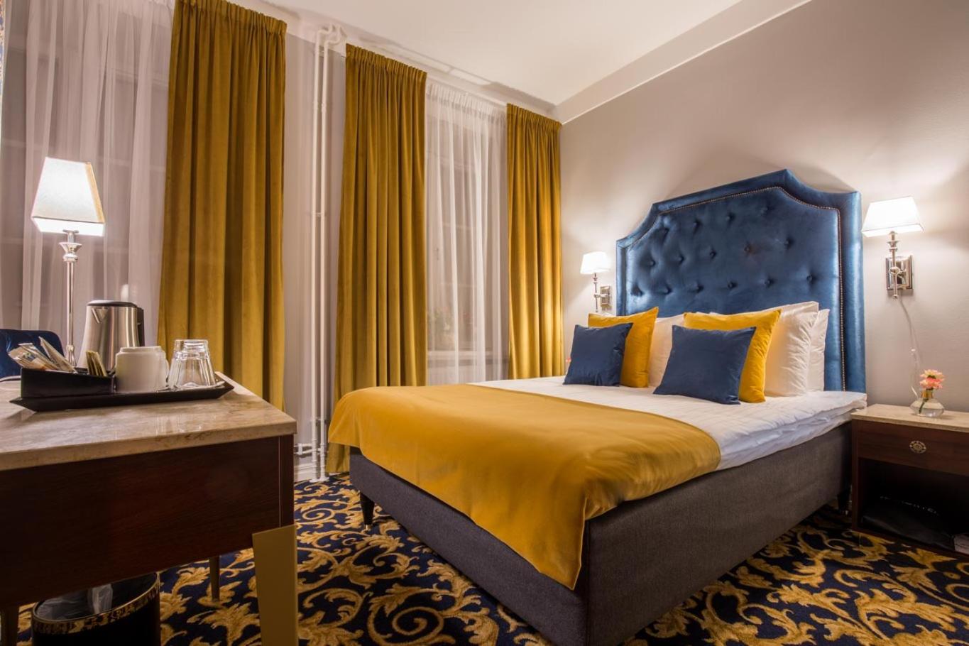 Deluxe Room, 1 King Bed, Non Smoking thumbnail 5