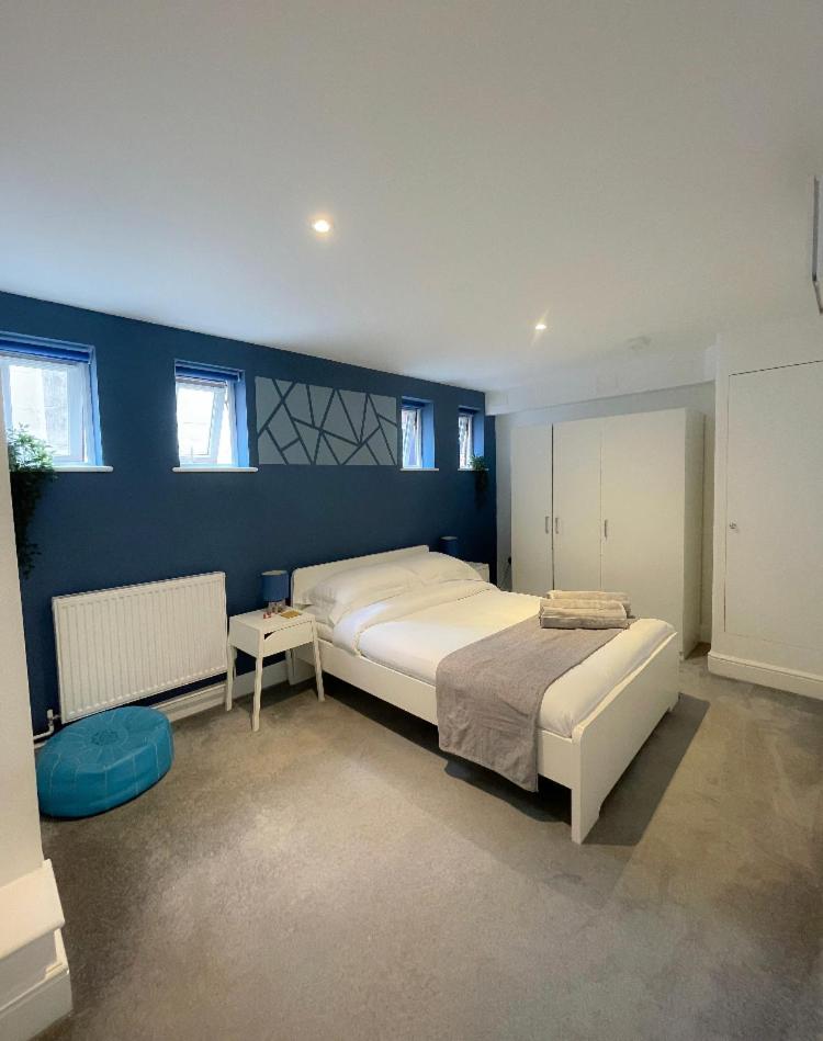 Two-Bedroom Apartment - Photo 6
