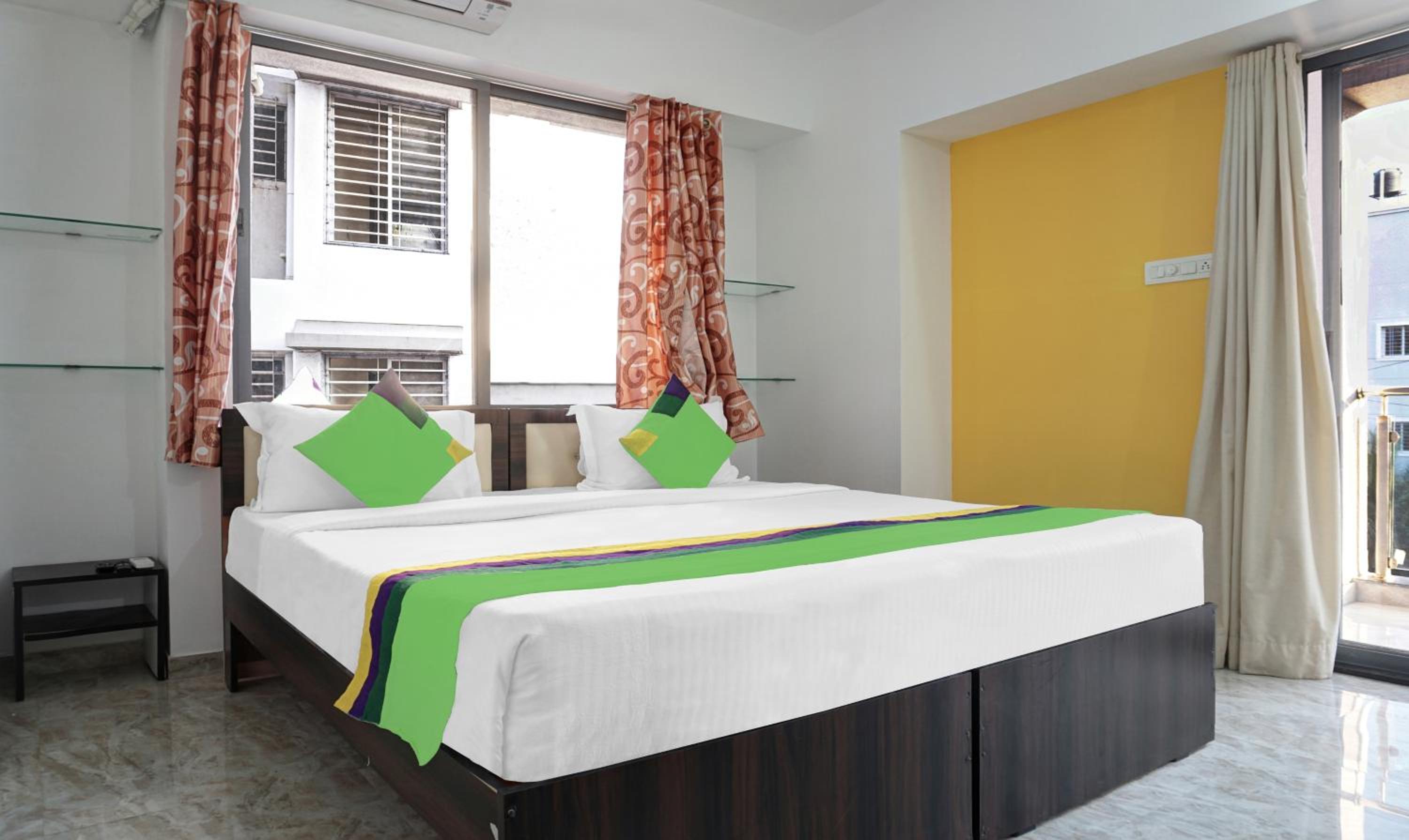 Deluxe Room with Balcony