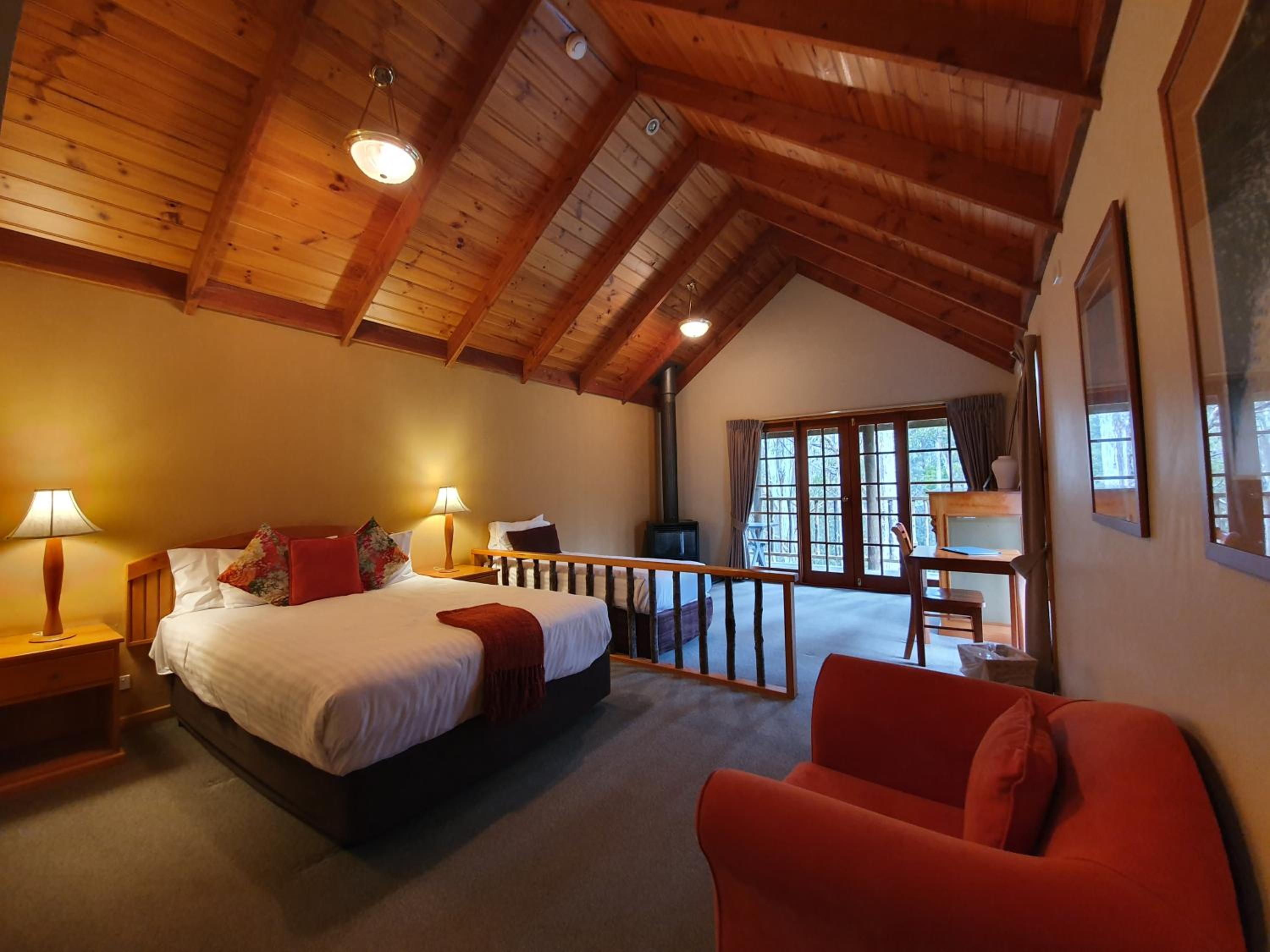 Wilderness Chalet with Spa Bath