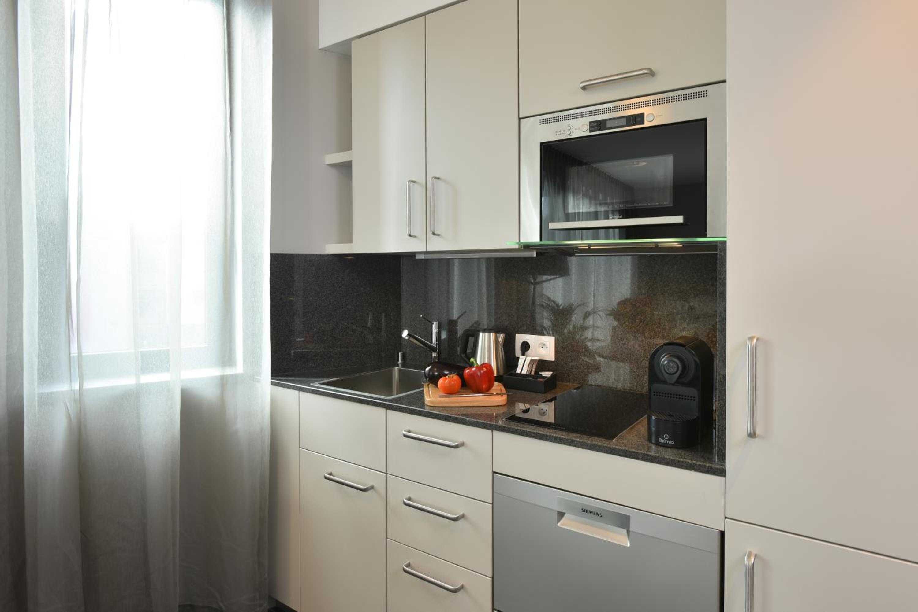 Deluxe Suite photo 2