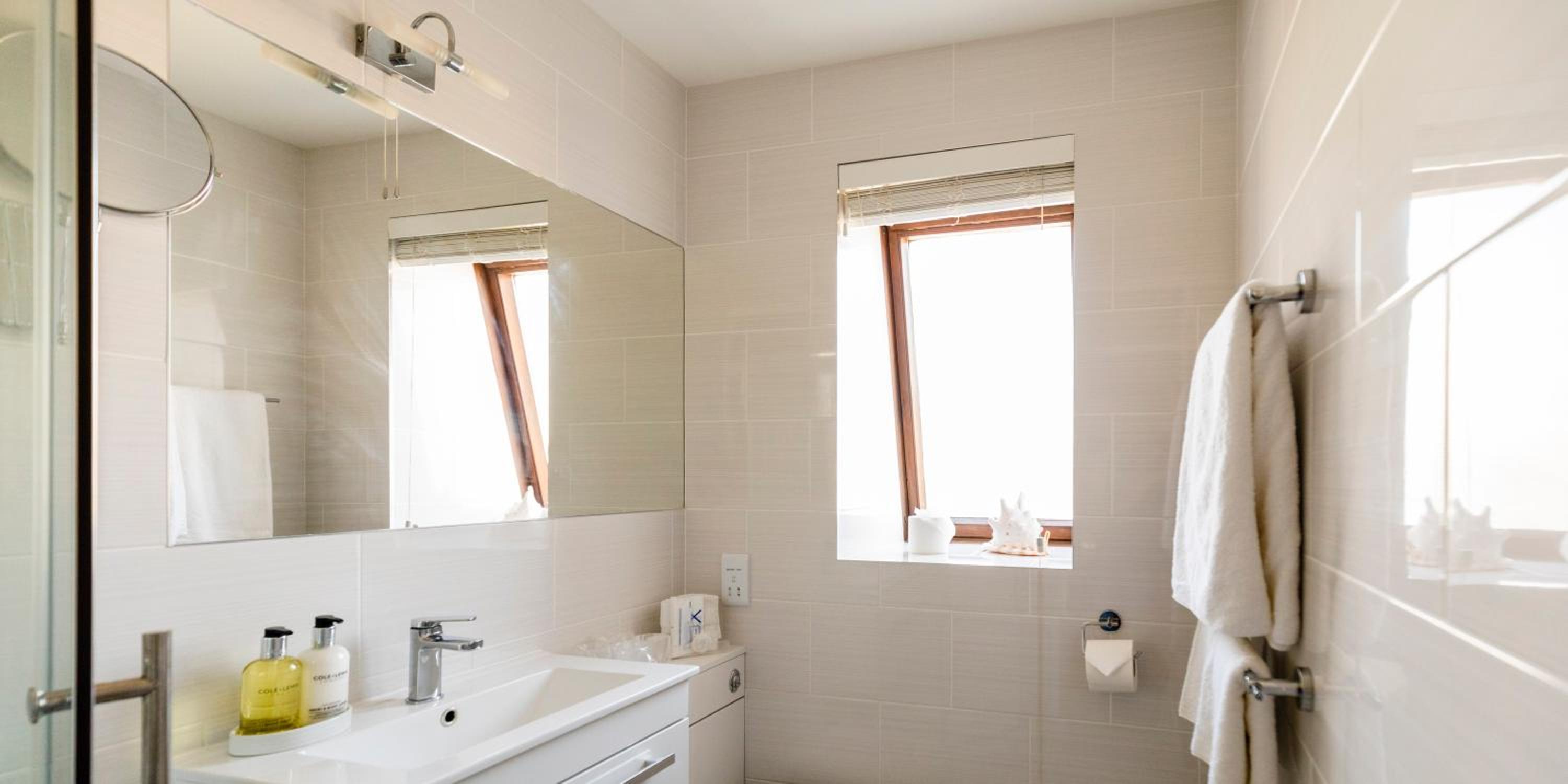 King Suite with Sea View - Photo 3