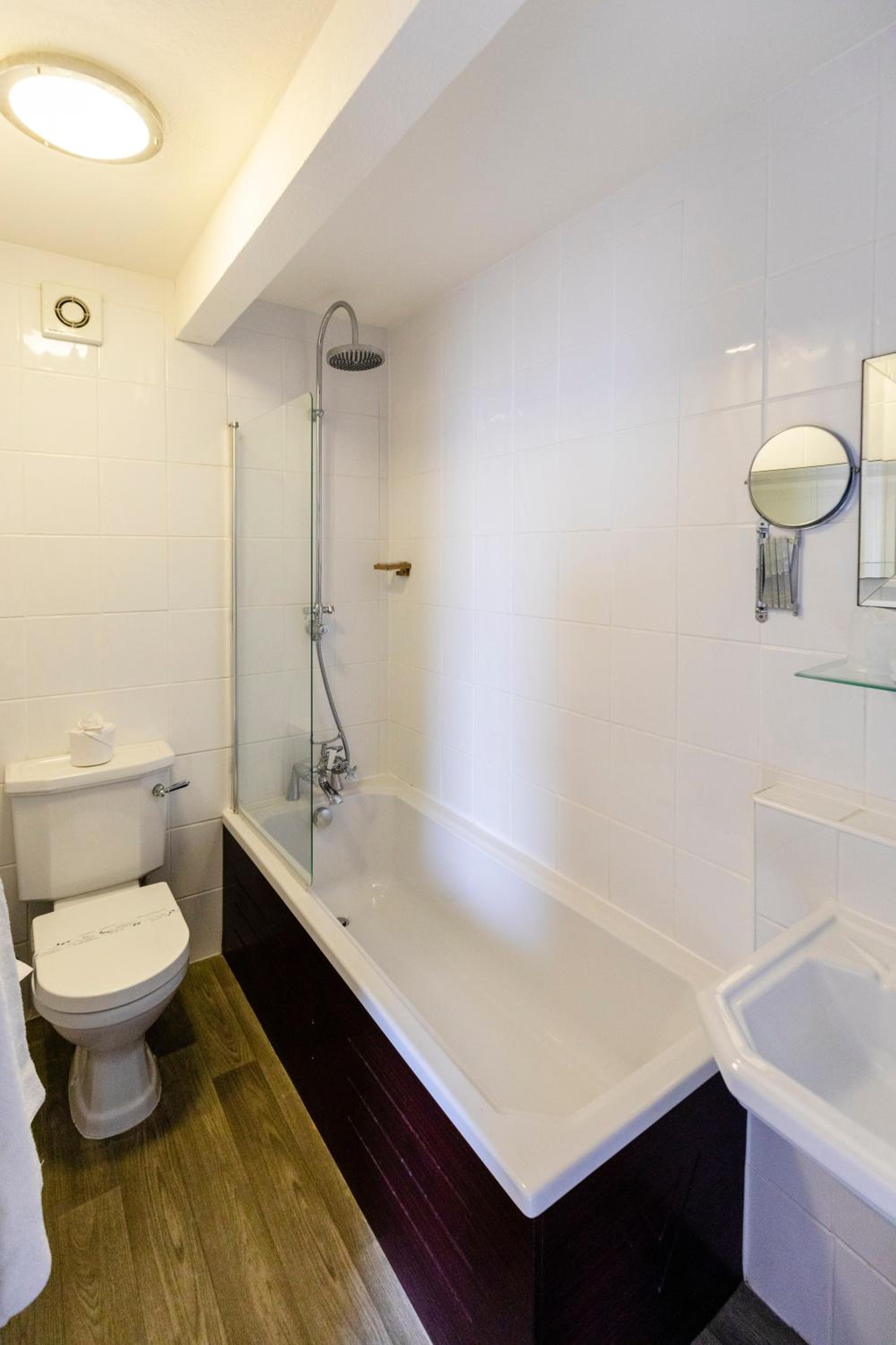 Classic Twin Room - Photo 2