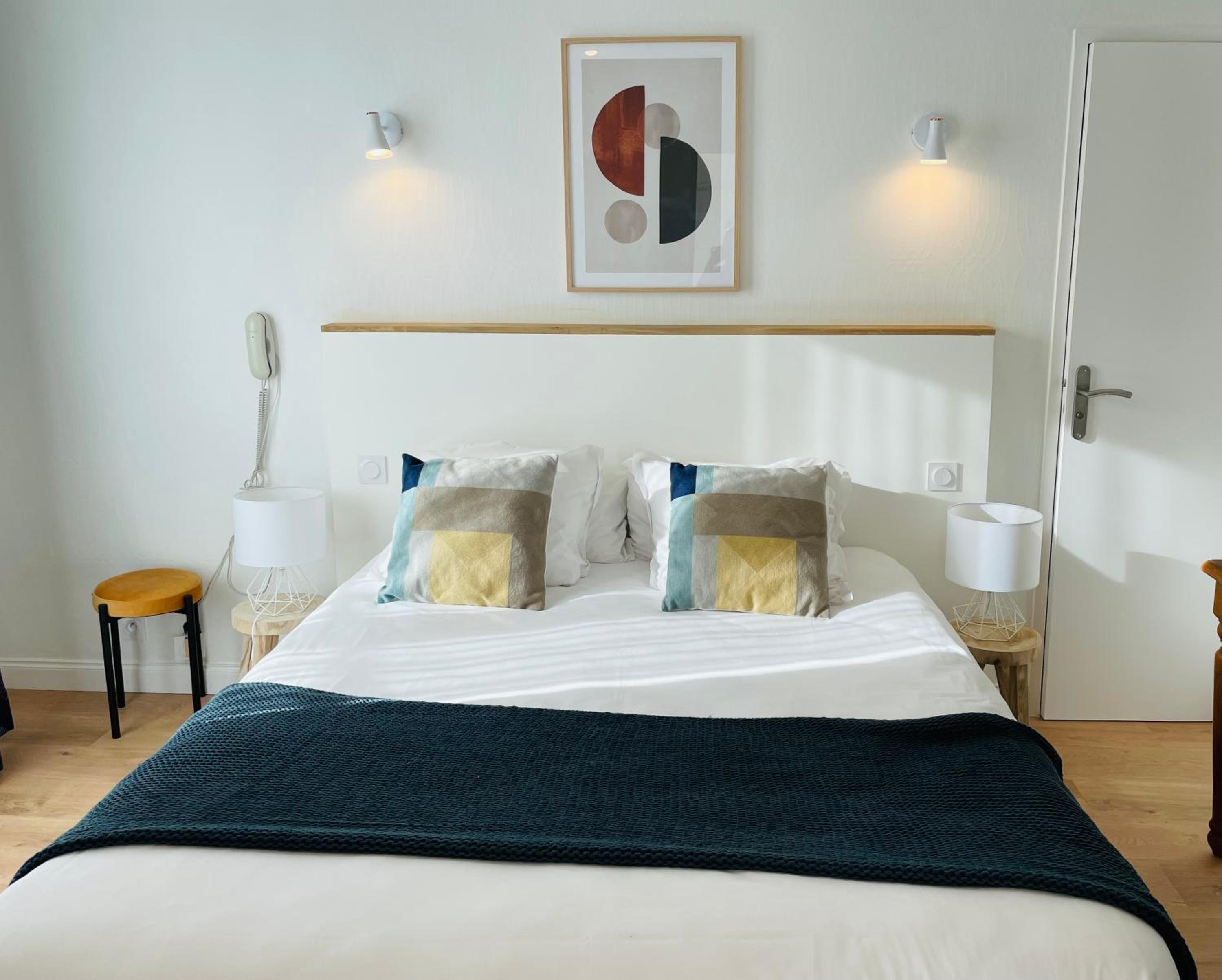 Double Room - Photo 9