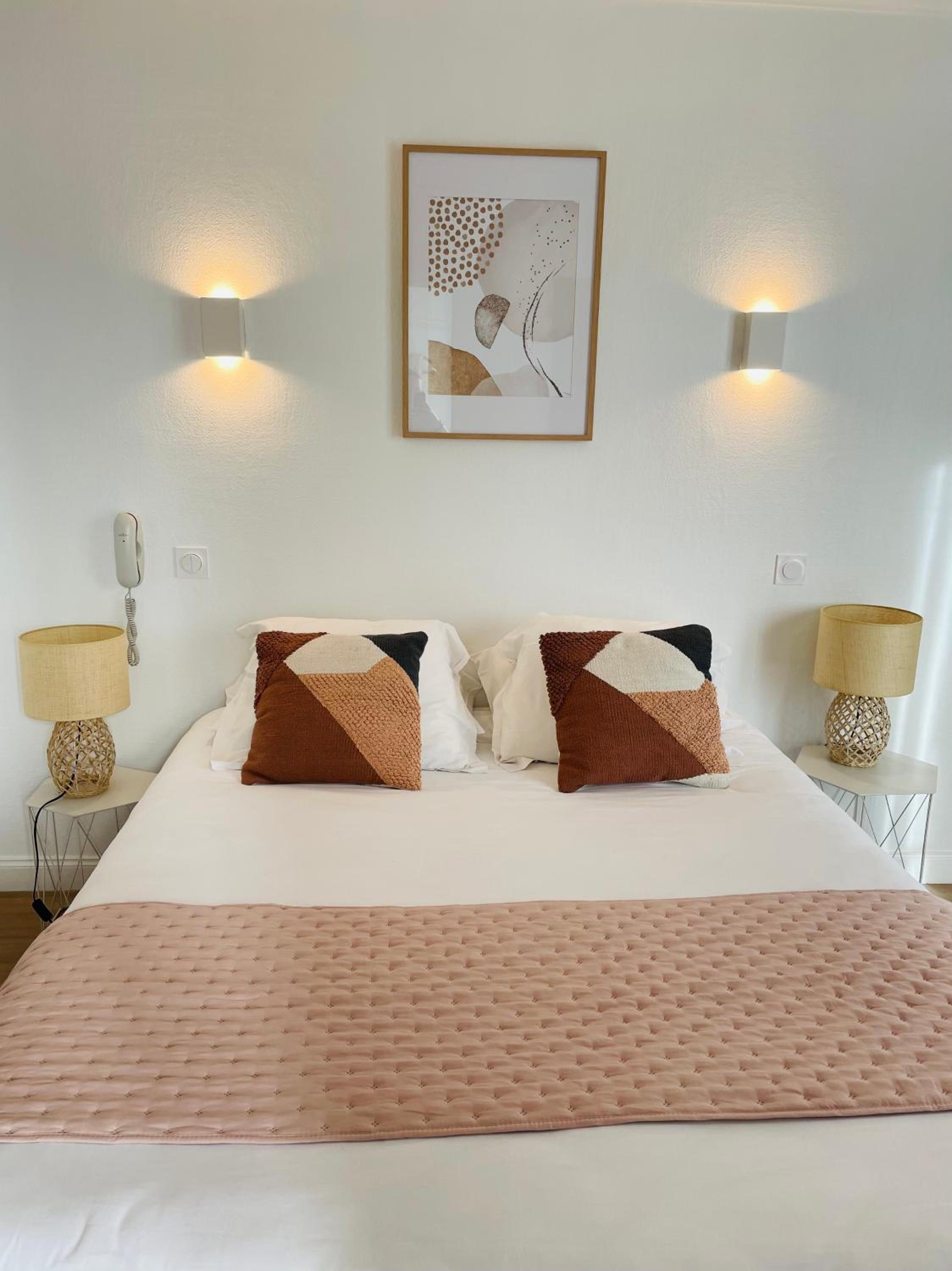 Double Room - Photo 11