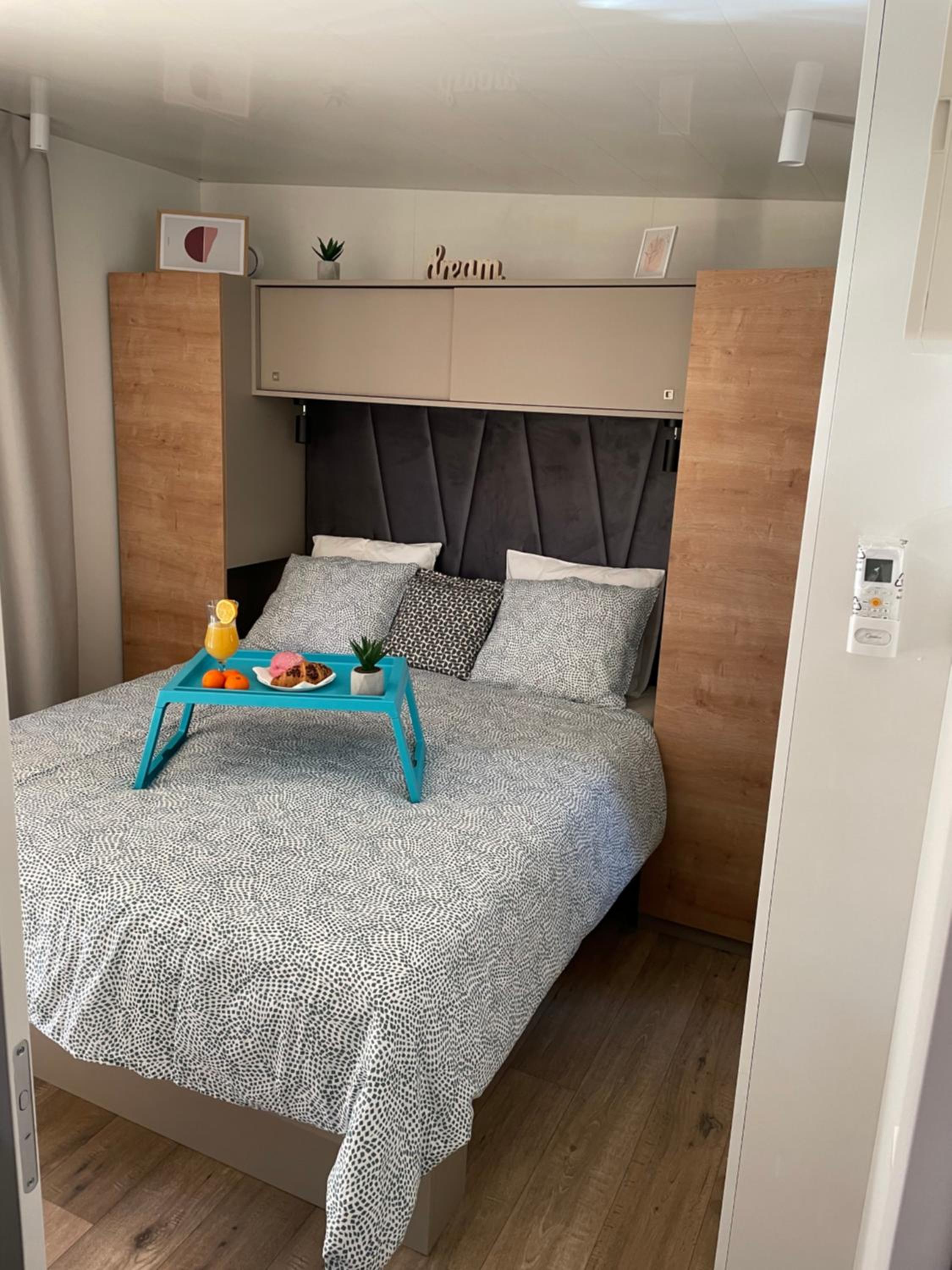Mobile Home photo 1