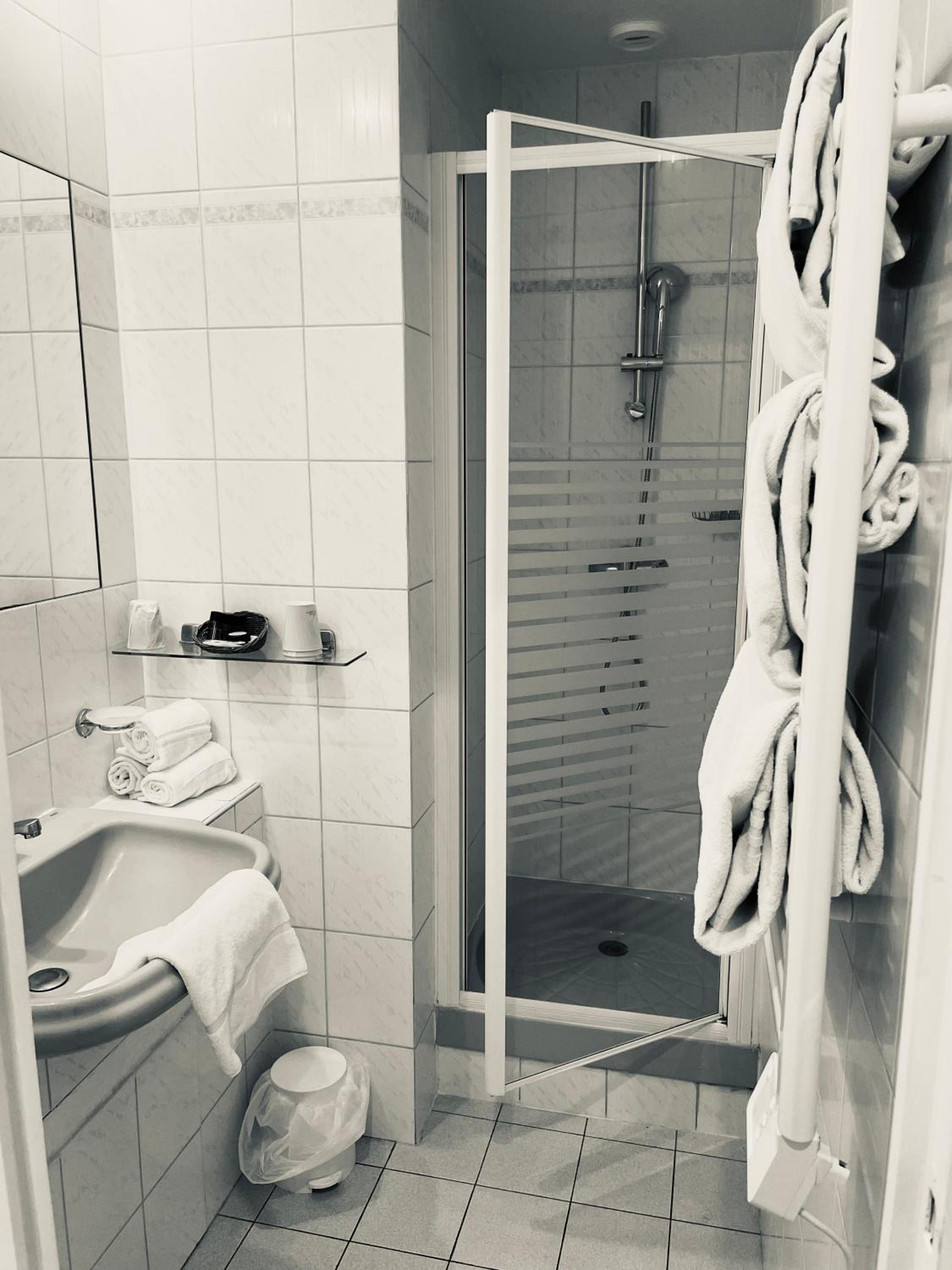 Triple Room - Photo 8