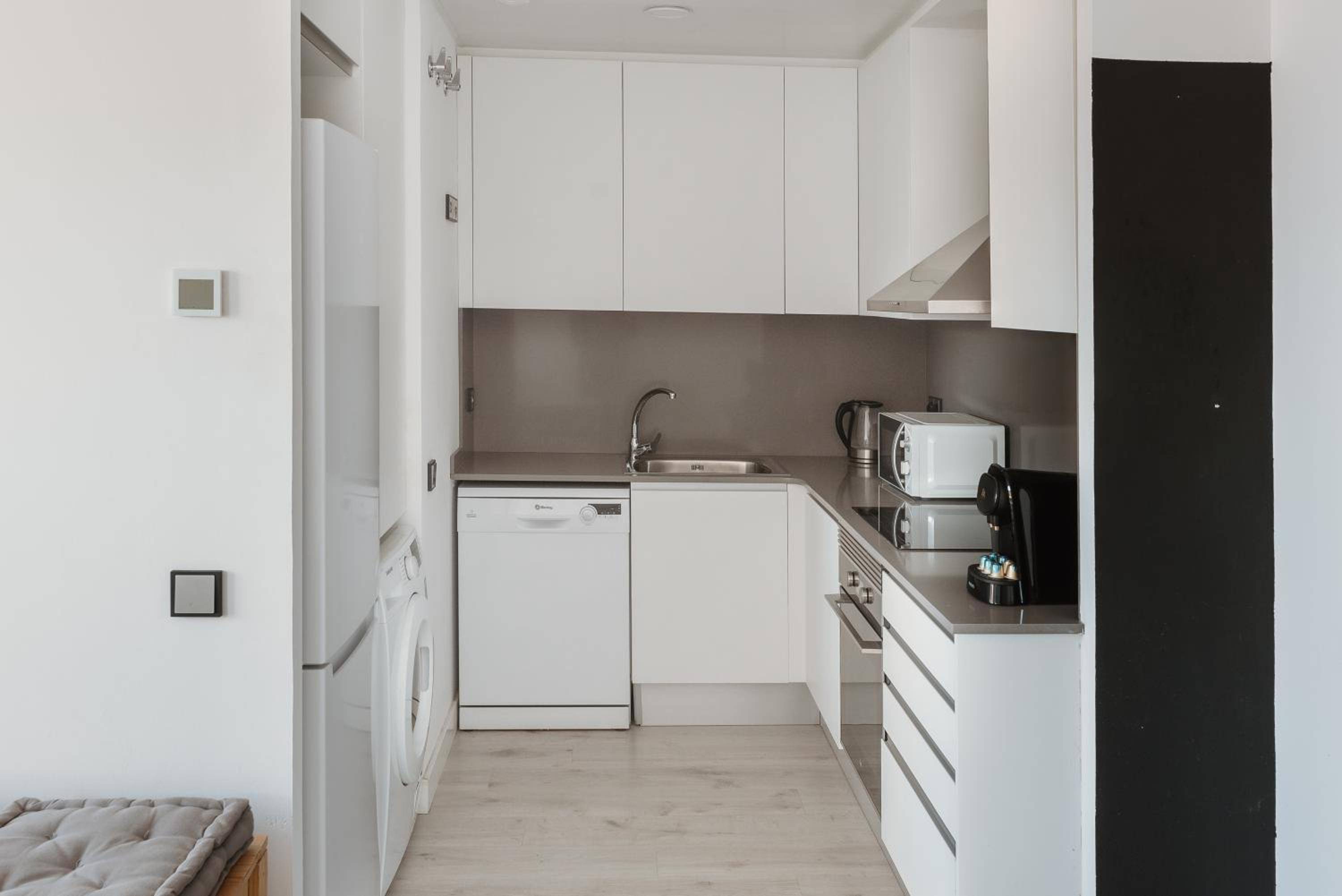 Three-Bedroom Apartment photo 2