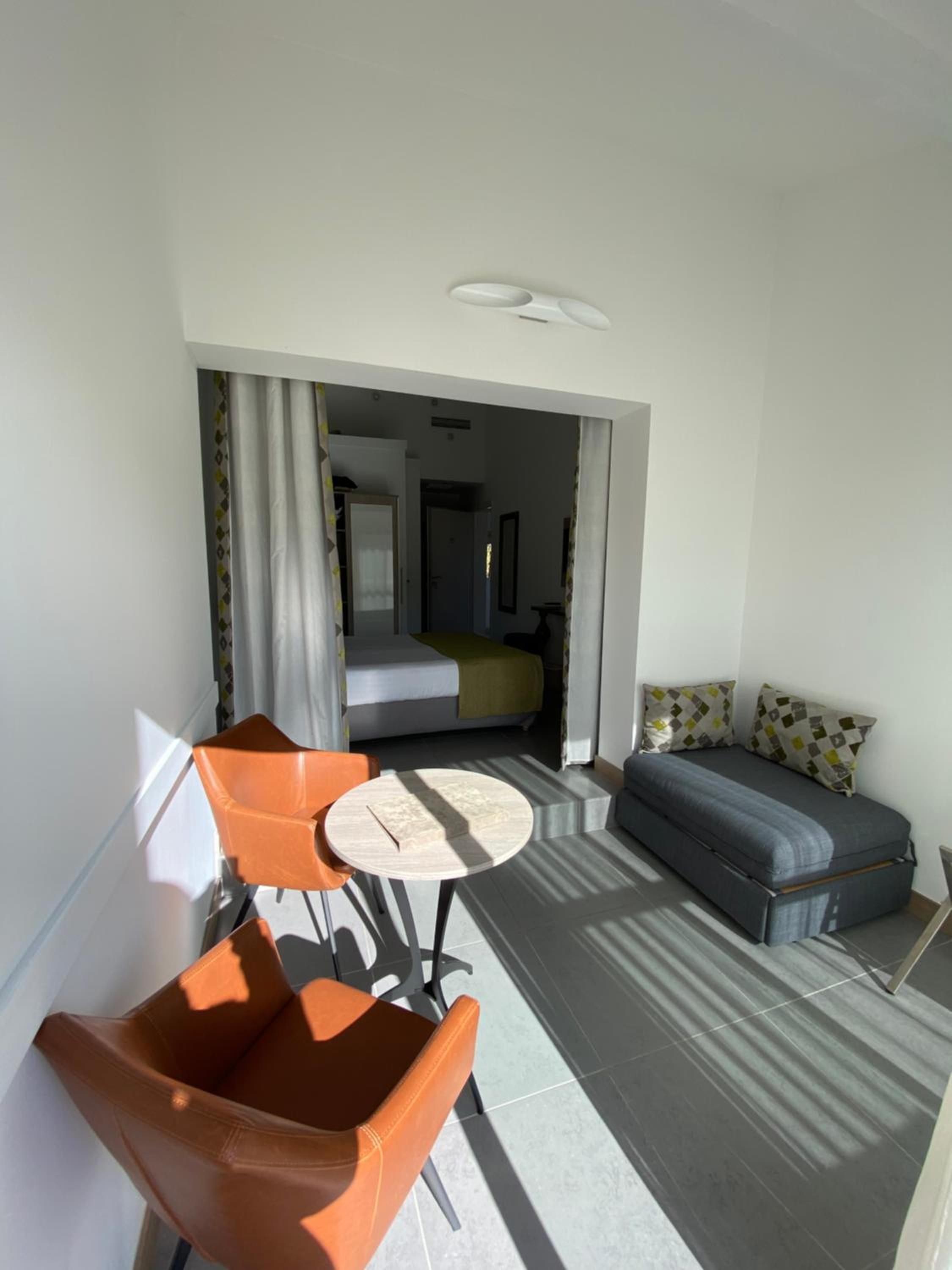 Suite Junior (2 Adultes + 1 Enfant) Suite Junior (2 Adultes + 1 Enfant)