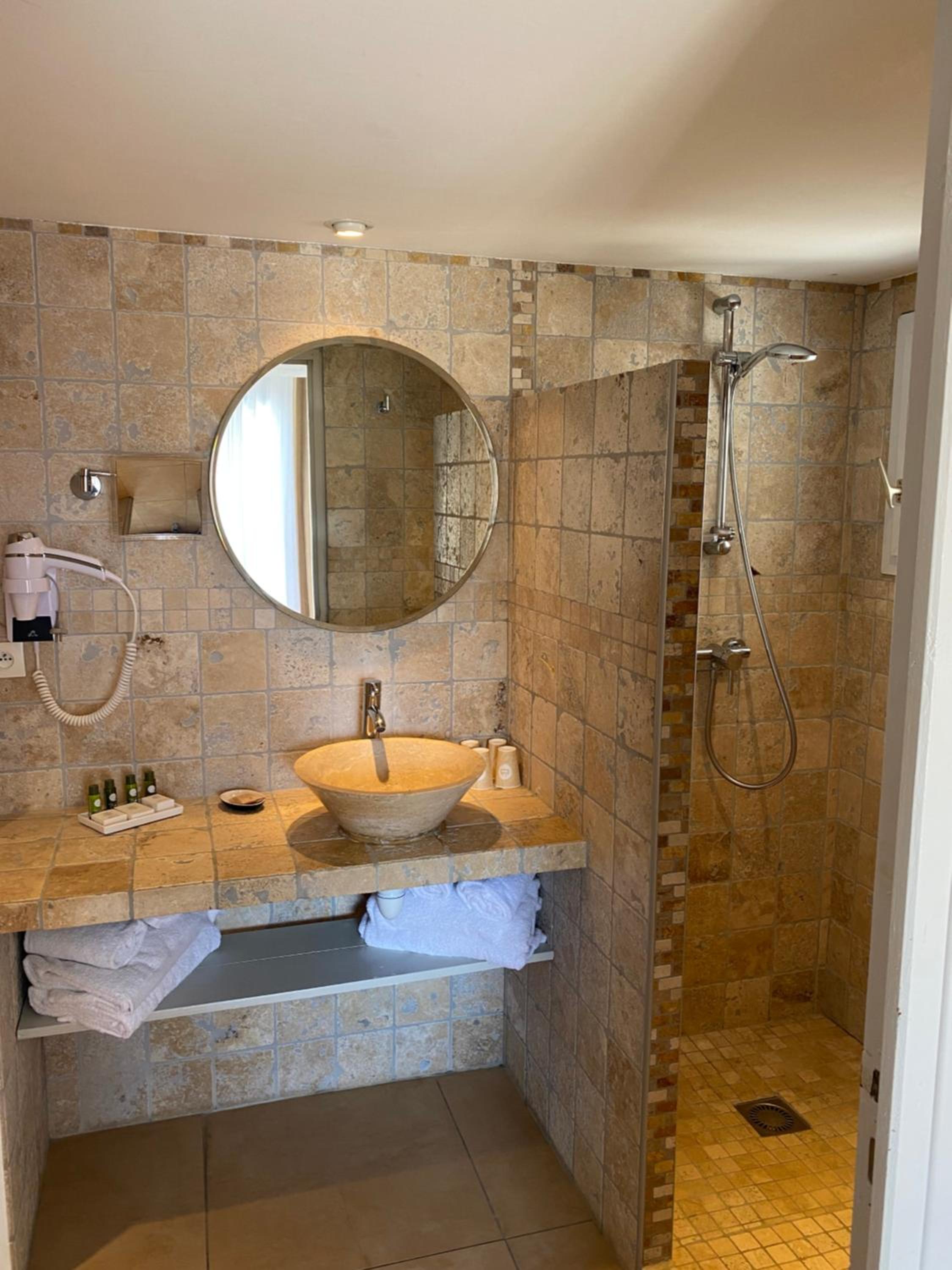 Chambre Familiale (2 Adultes et 2 Enfants) Chambre Familiale (2 Adultes et 2 Enfants)