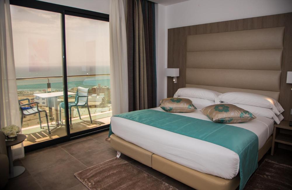 Double Room with Balcony and Sea View