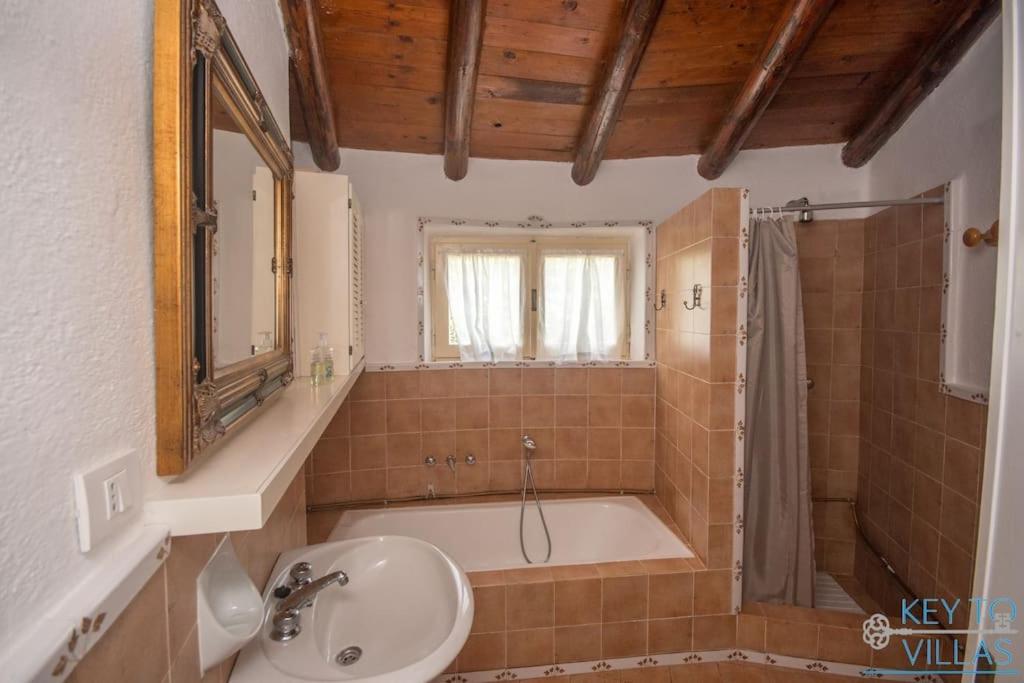 Villa photo 3