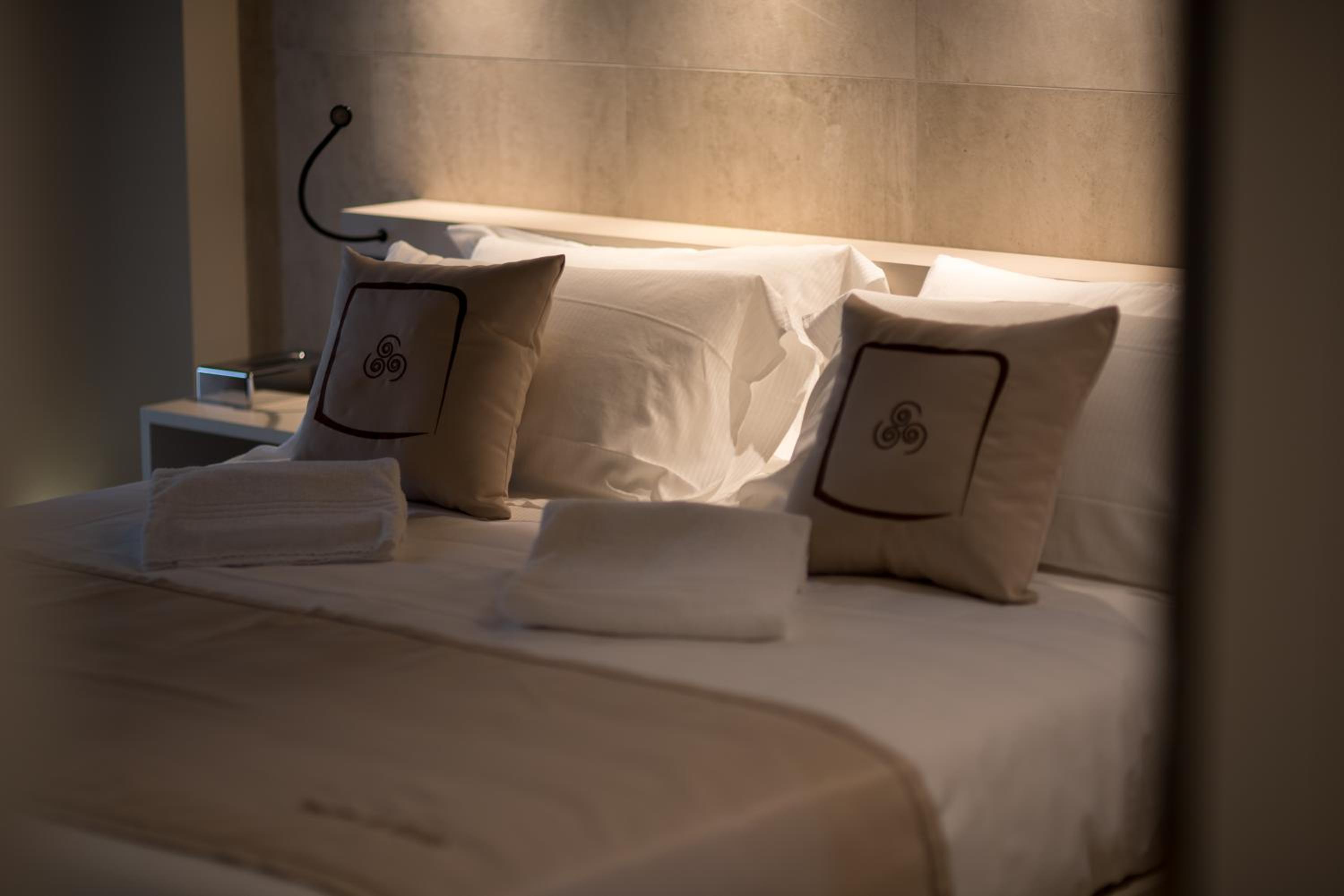 Junior Queen Suite - Photo 6