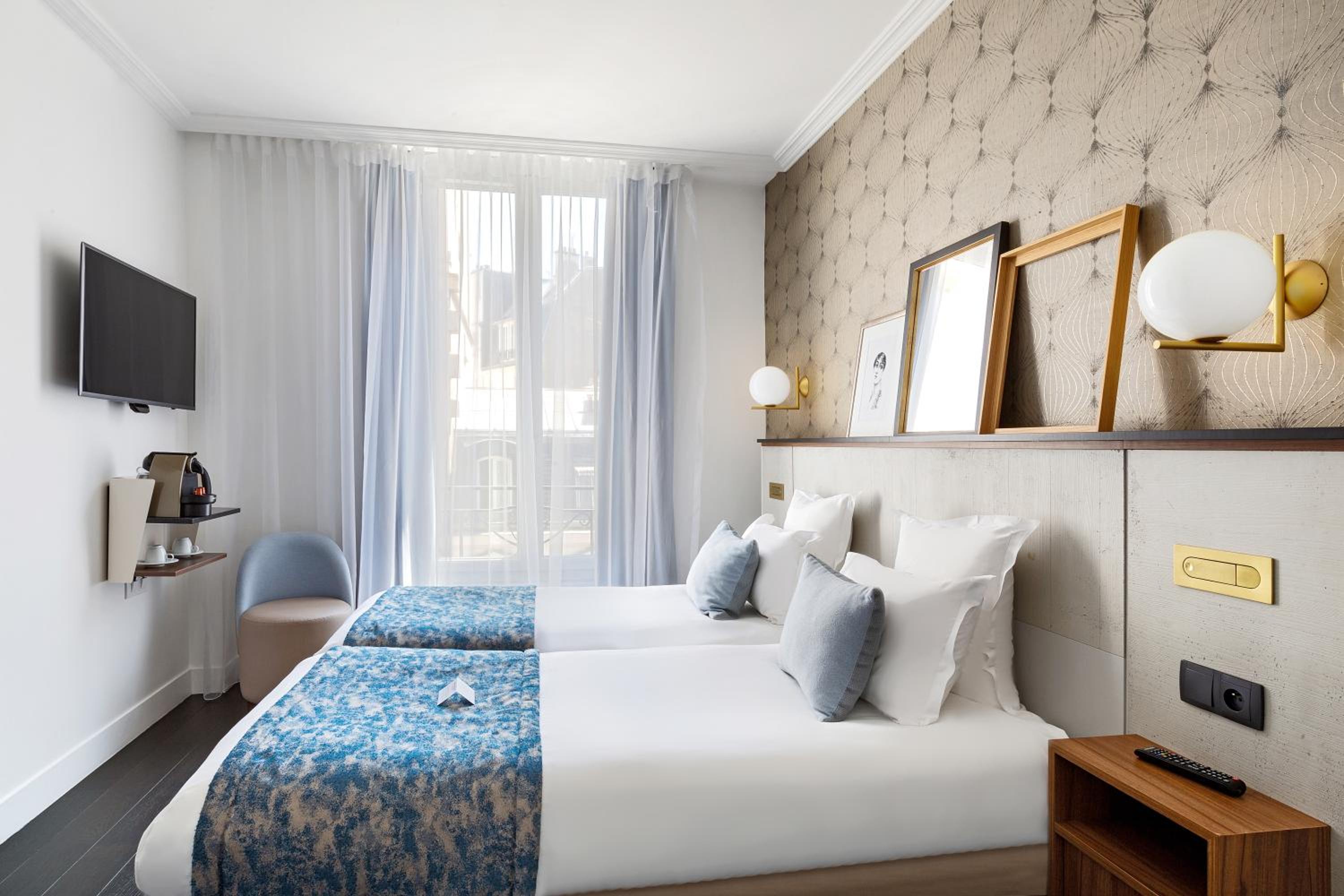 Superior Twin Room with Access to Relaxation Area photo 3