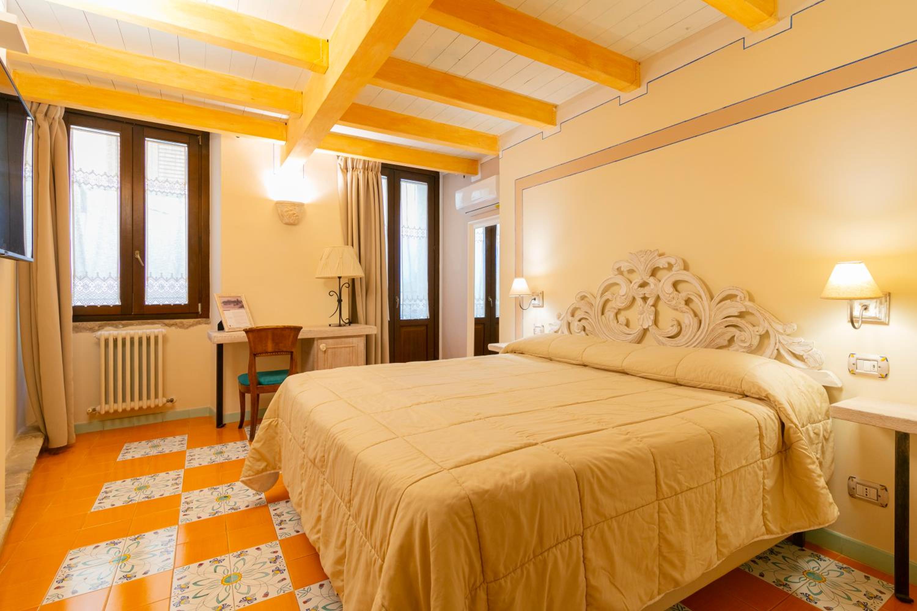 Deluxe Double or Twin Room - Photo 1