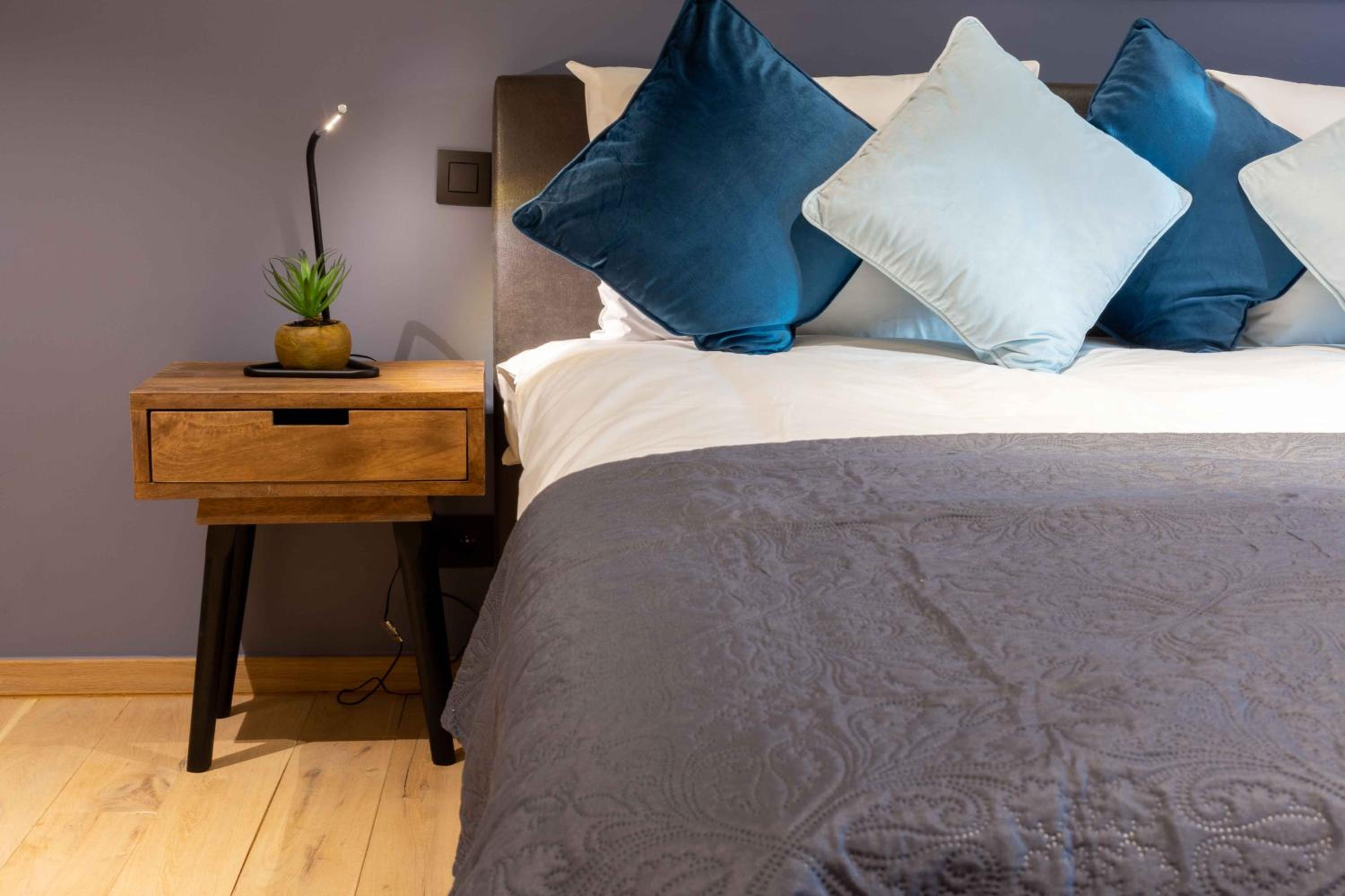Deluxe King Room photo 3