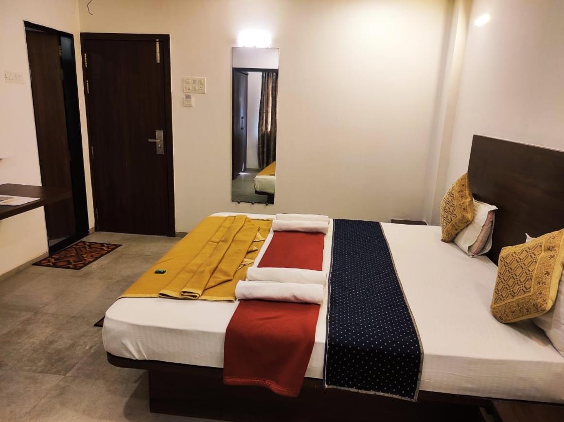 Deluxe Room - Photo 14